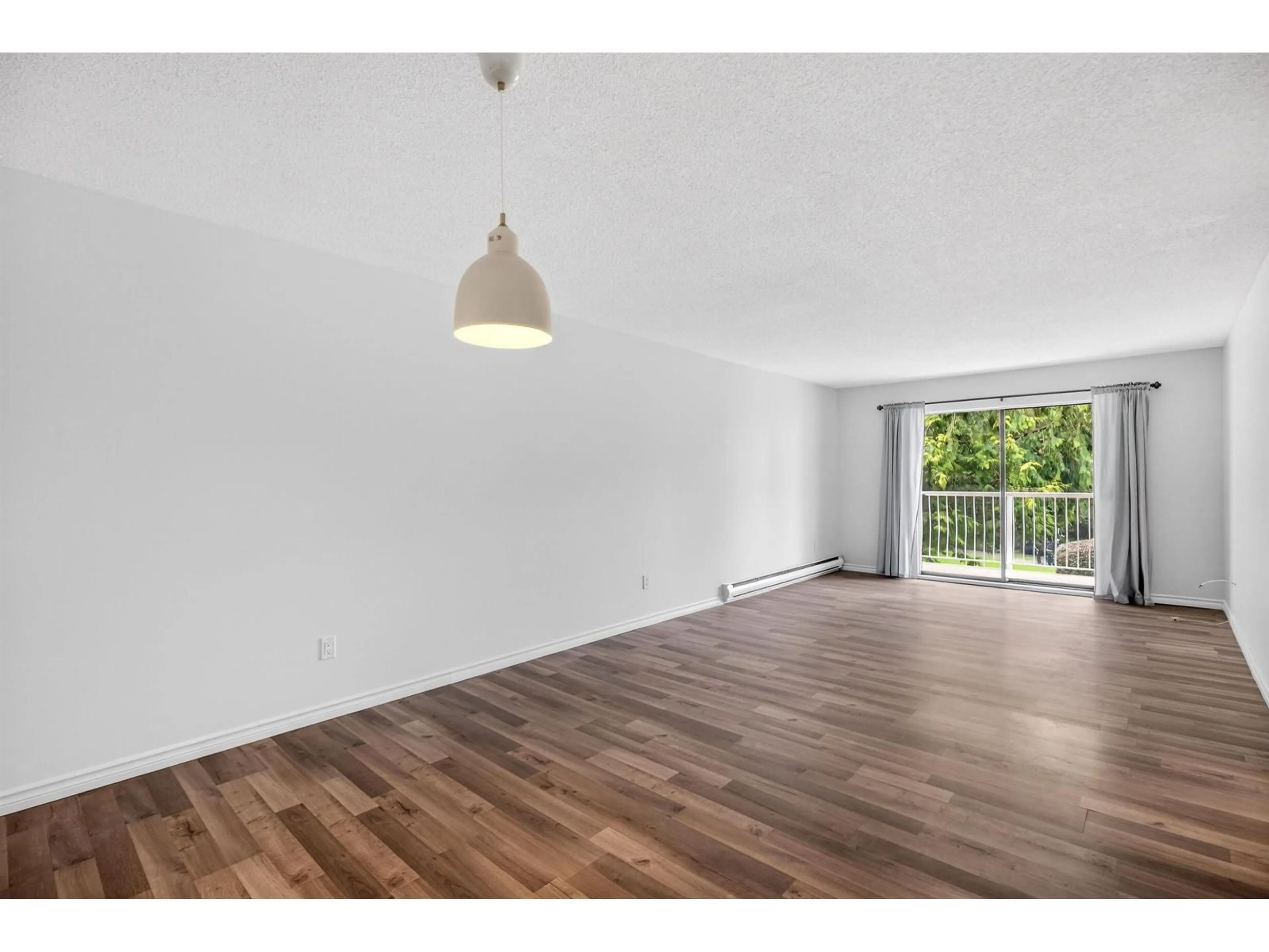 Unknown for 203 - 12890 17 AVENUE, Surrey British Columbia V4A1T5