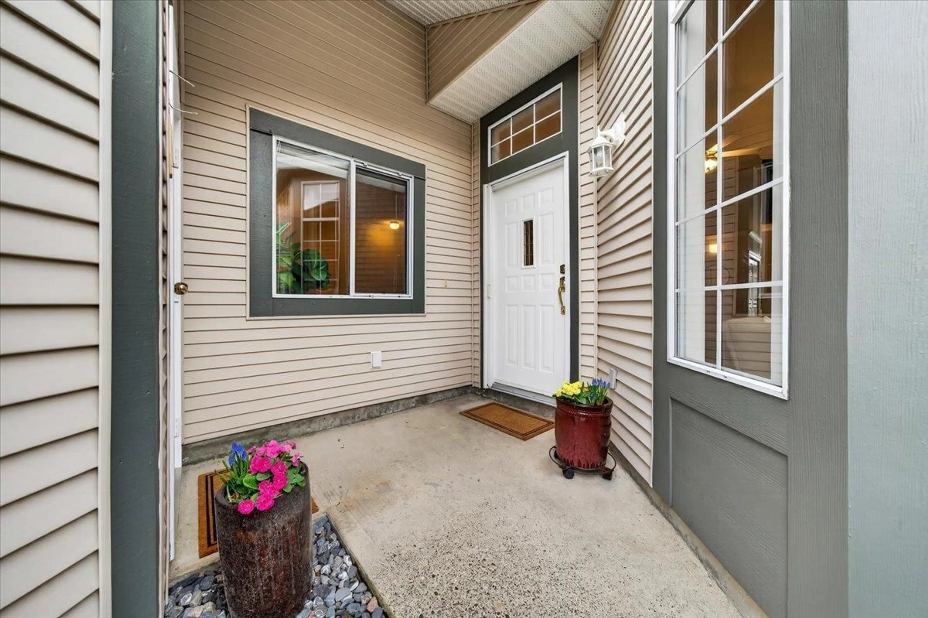 Indoor entryway for 139 - 9012 WALNUT GROVE DRIVE, Langley British Columbia V1M2K3