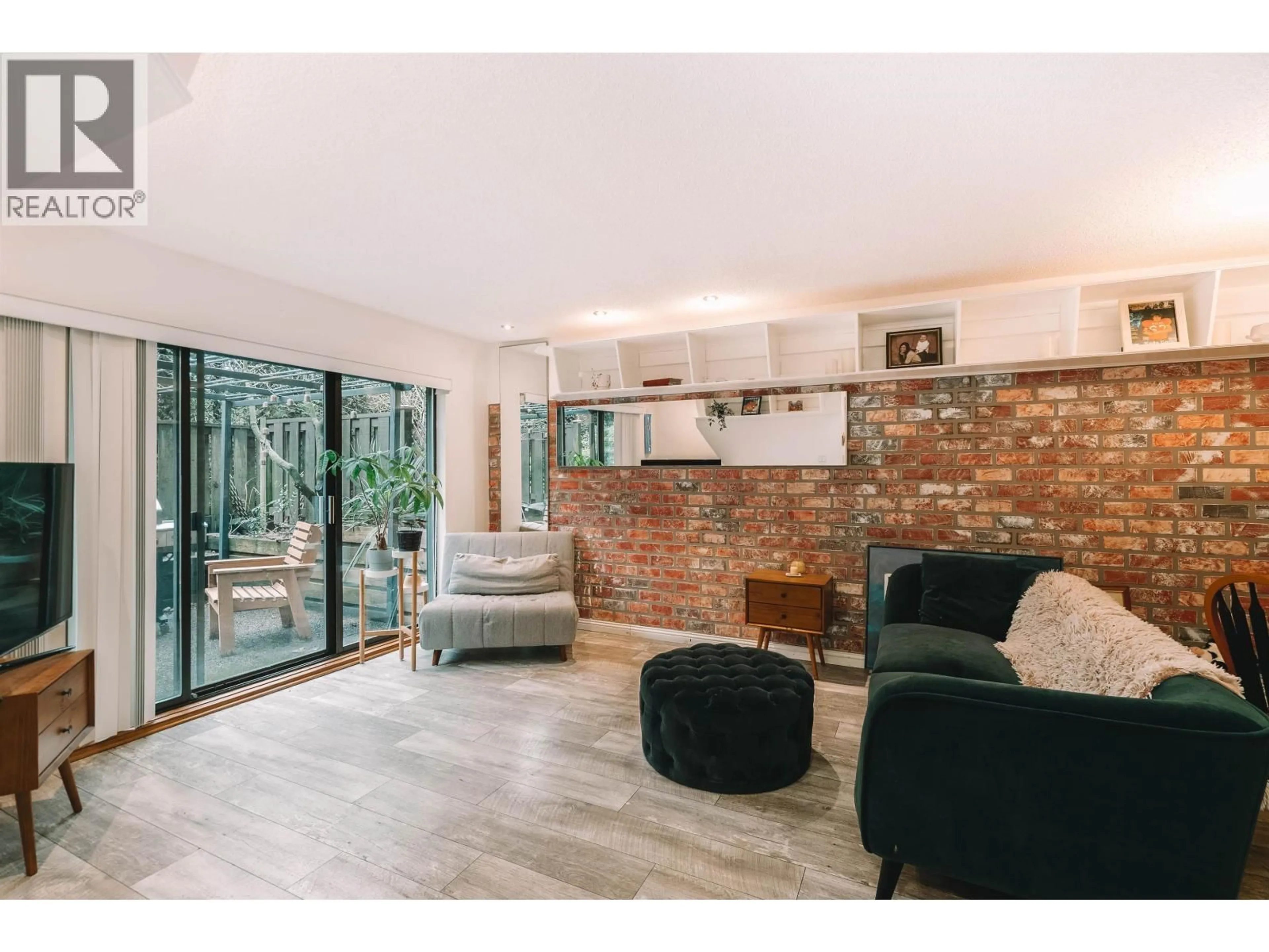 Unknown for 8 - 365 GINGER DRIVE, New Westminster British Columbia V3L5L5