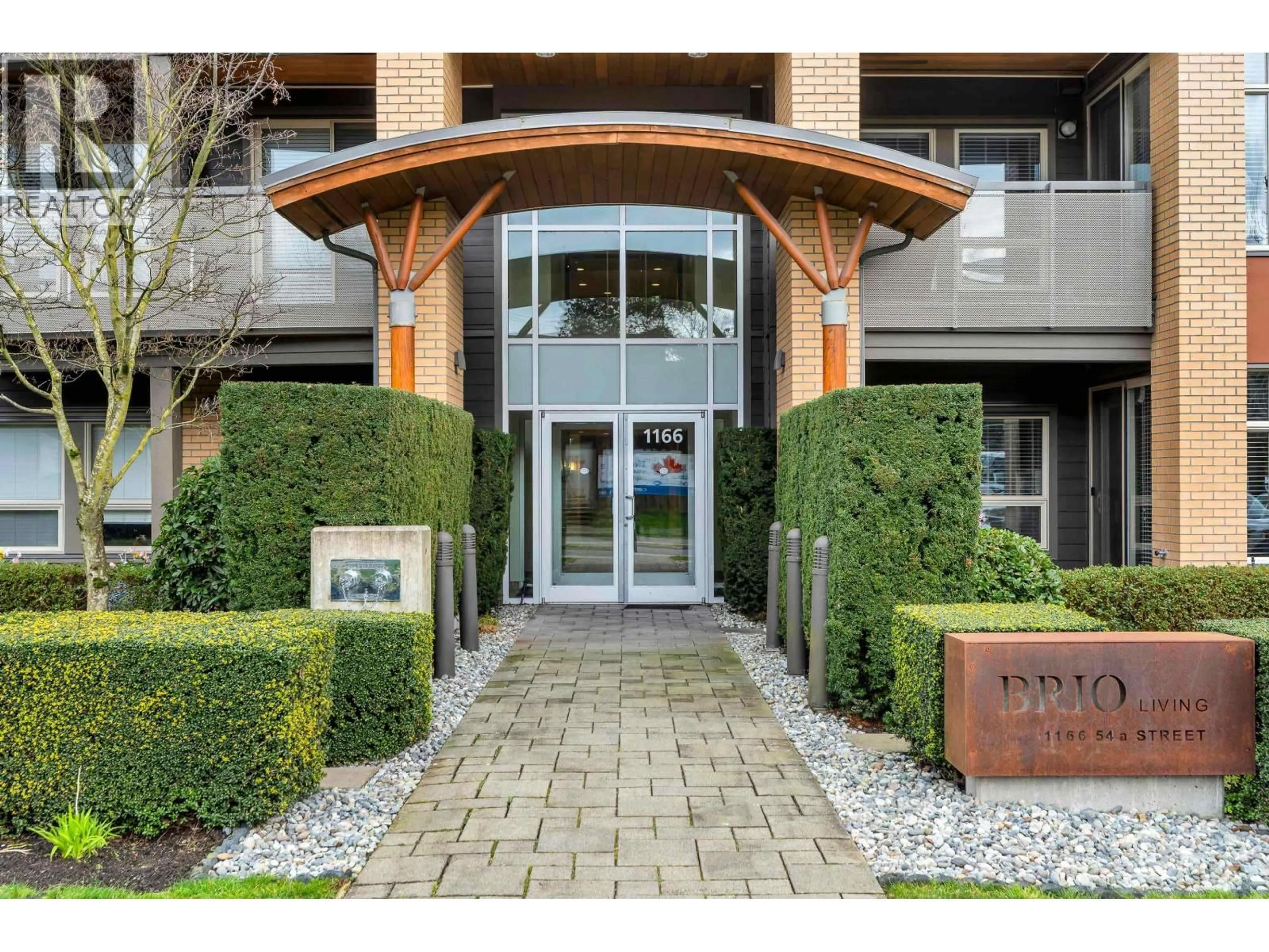 Indoor foyer for 106 - 1166 54A STREET, Delta British Columbia V4M4B5