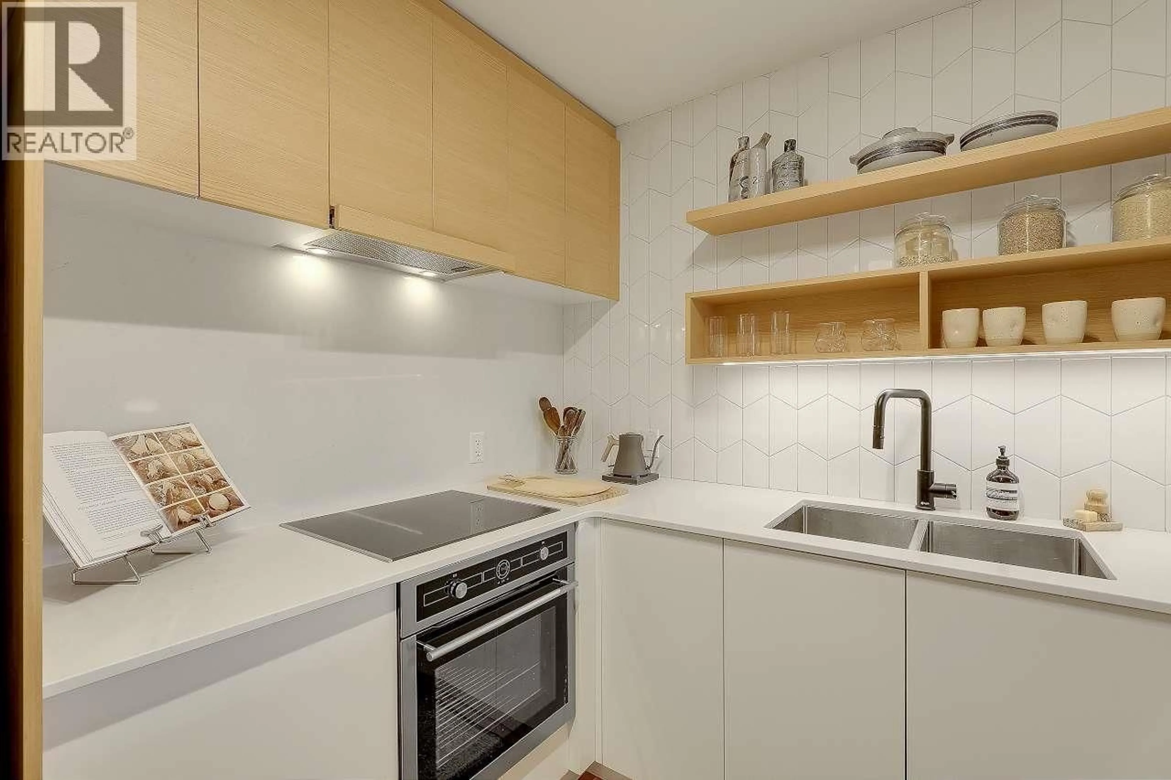 Standard kitchen, unknown for 305 - 4868 FRASER STREET, Vancouver British Columbia V5V4H5