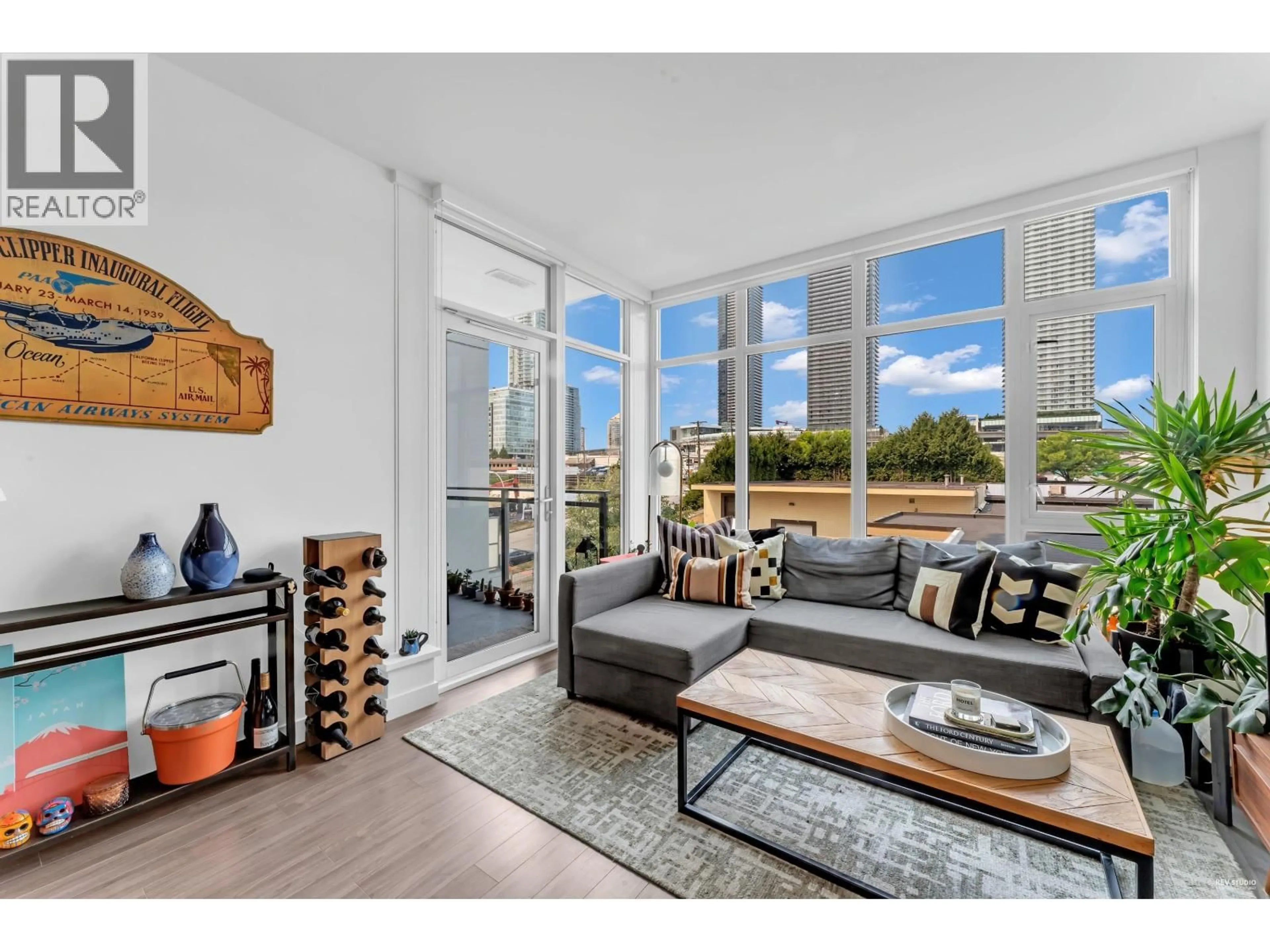 Living room with furniture, unknown for 407 - 2288 ALPHA AVENUE, Burnaby British Columbia V5C0L9