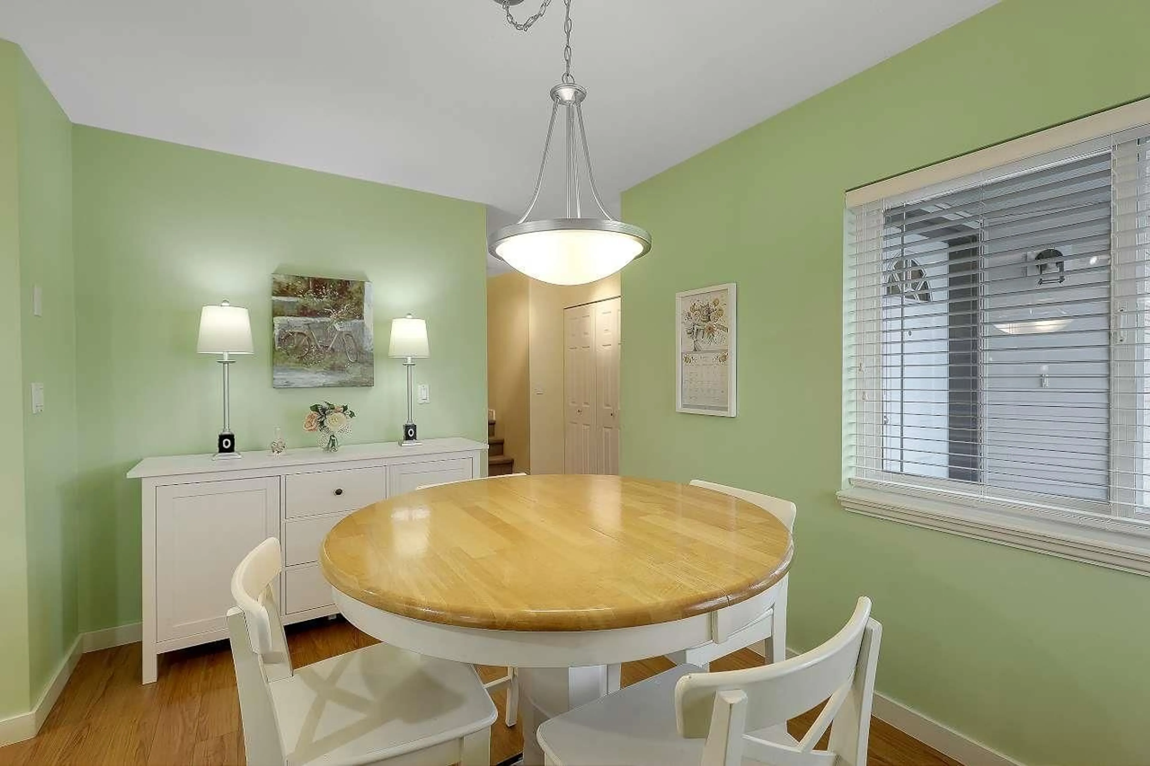 Dining room, wood/laminate floor for 208 - 16233 82 AVENUE, Surrey British Columbia V4N0P7