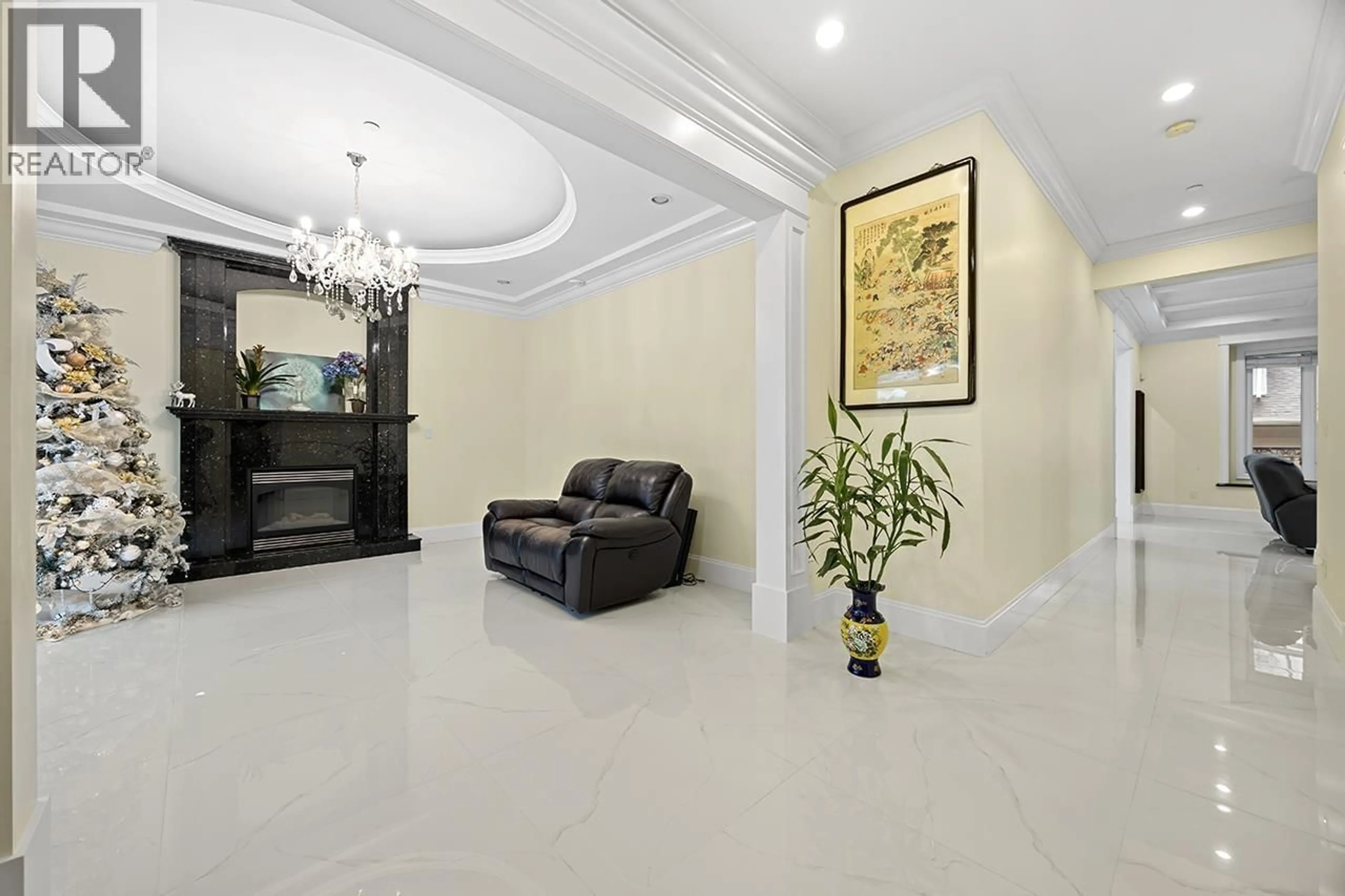 Lobby for 6830 VIVIAN STREET, Vancouver British Columbia V5S2T6