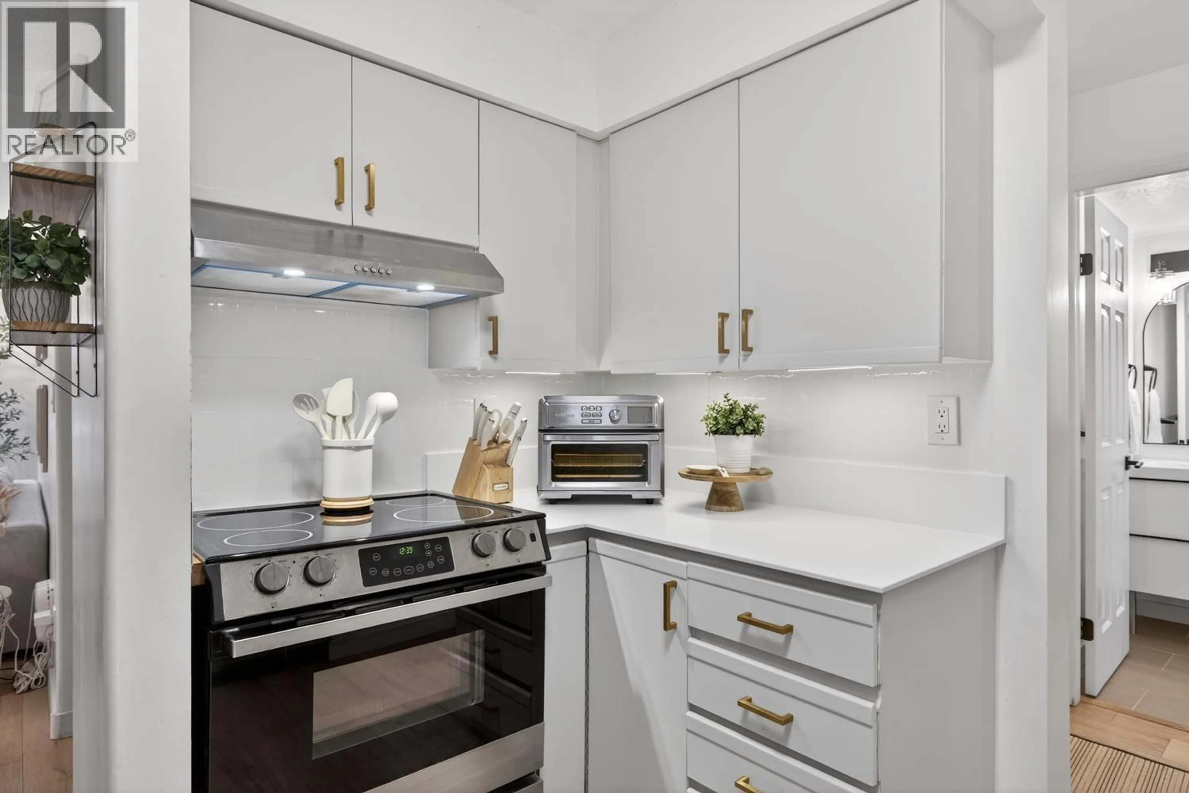 Unknown for 101 - 1689 4TH AVENUE, Vancouver British Columbia V5N1J7