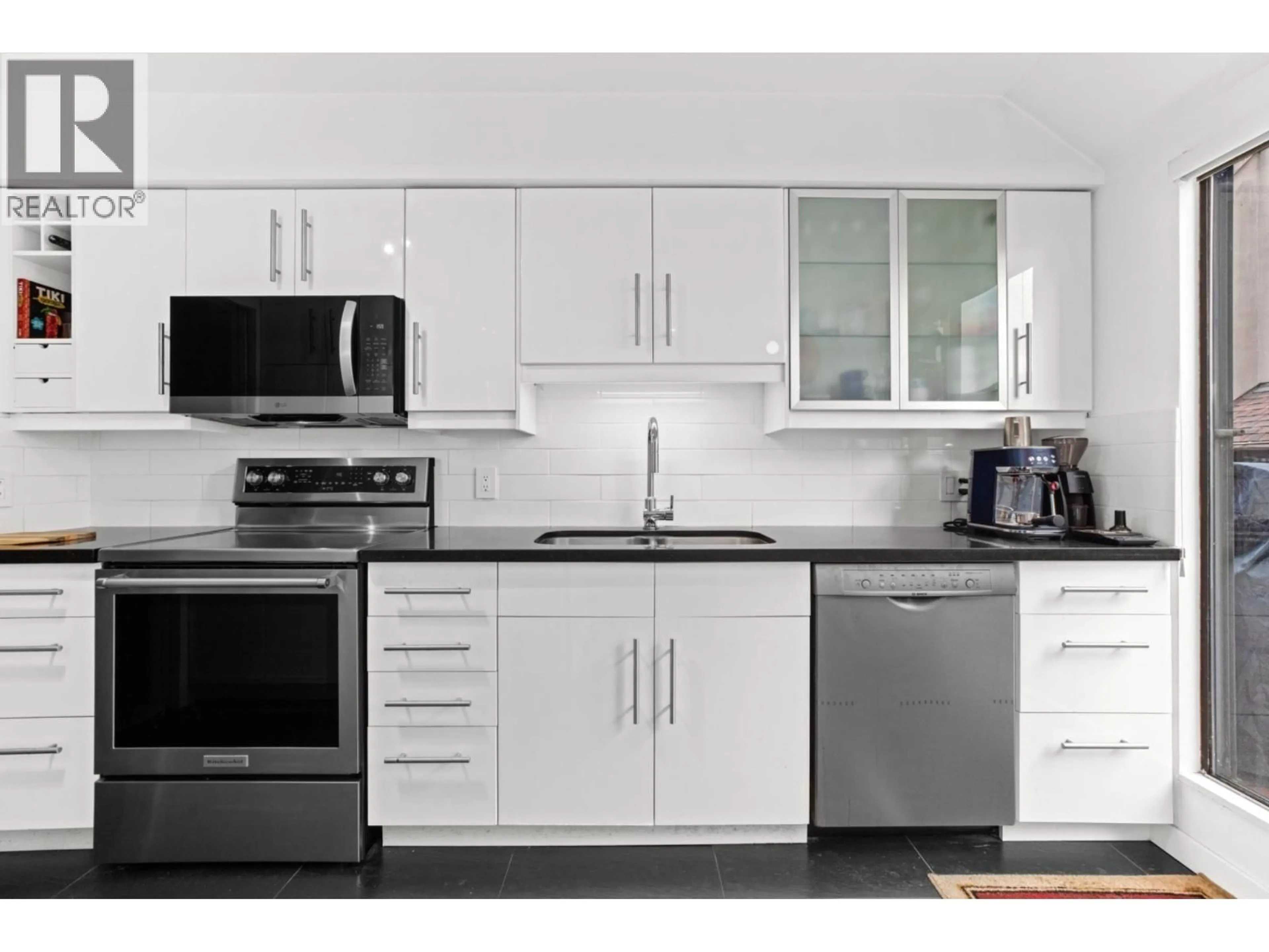 Standard kitchen, unknown for 1286 7TH AVENUE, Vancouver British Columbia V6H1B6