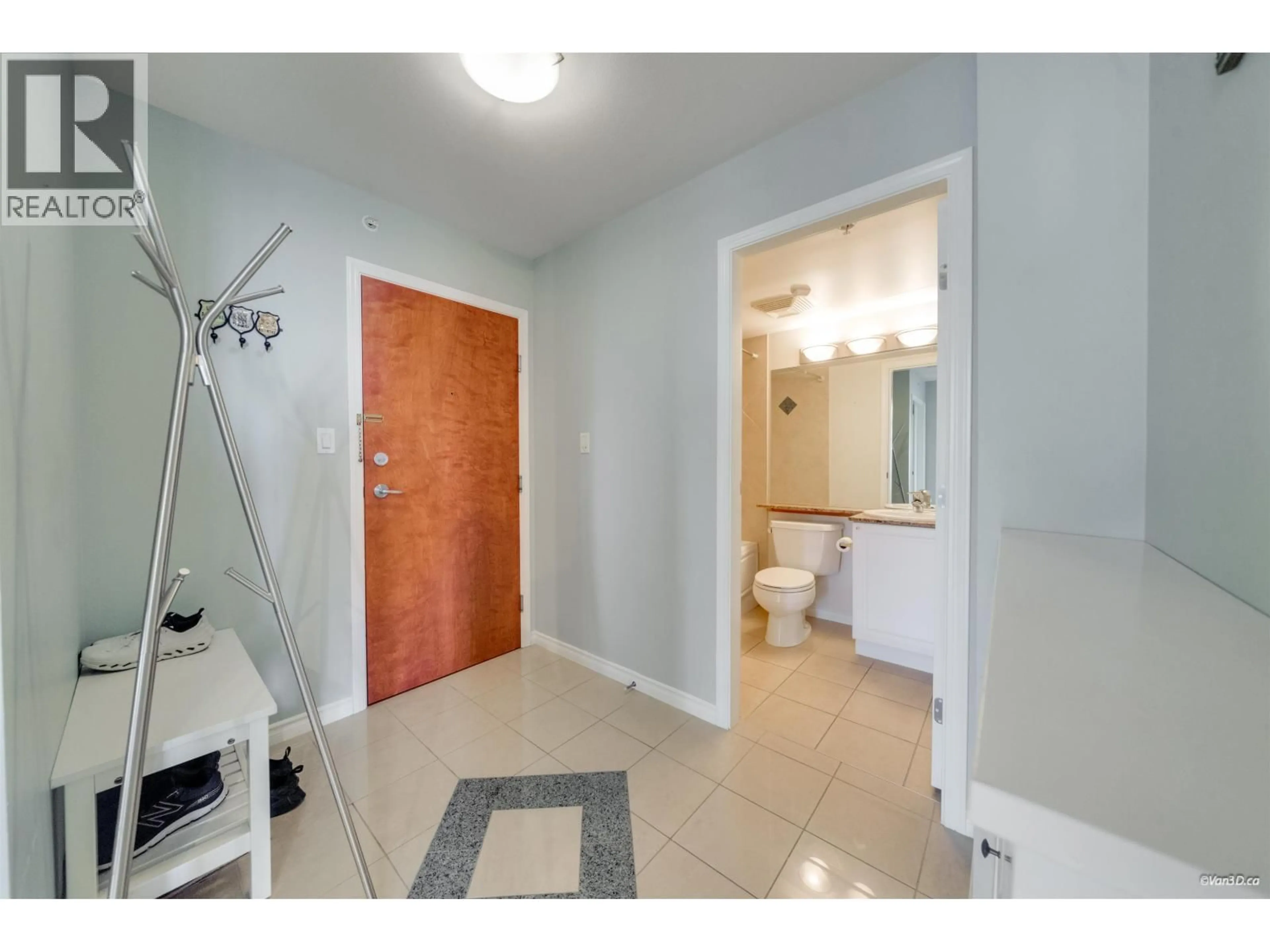 Indoor entryway for 1001 - 5933 COONEY ROAD, Richmond British Columbia V6X4H3