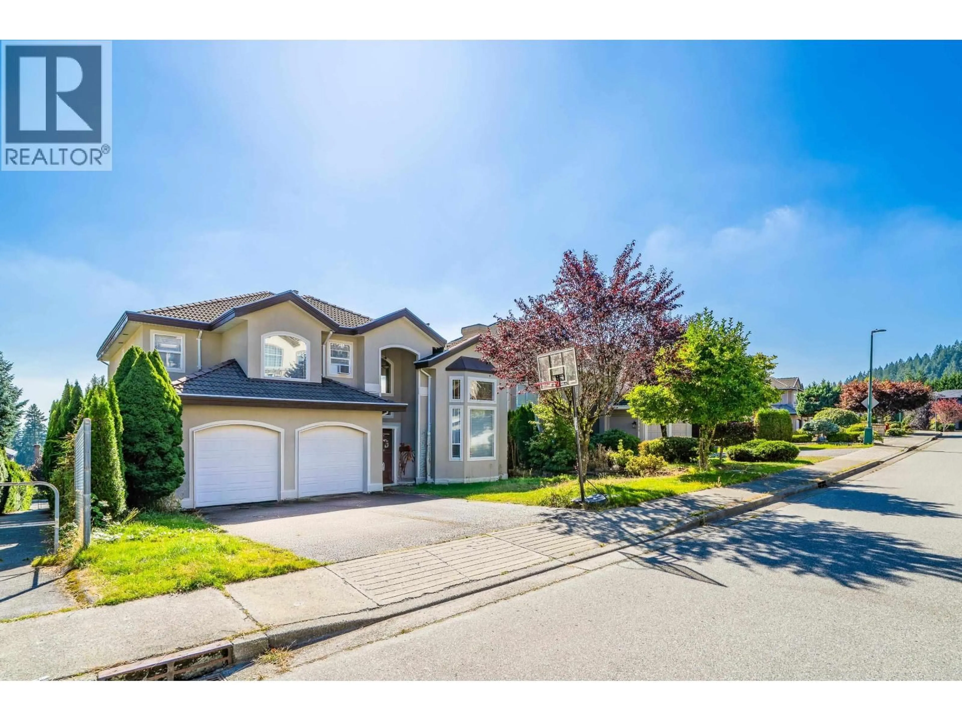 A pic from outside/outdoor area/front of a property/back of a property/a pic from drone, street for 3070 TIMBER COURT, Coquitlam British Columbia V3E2Y8