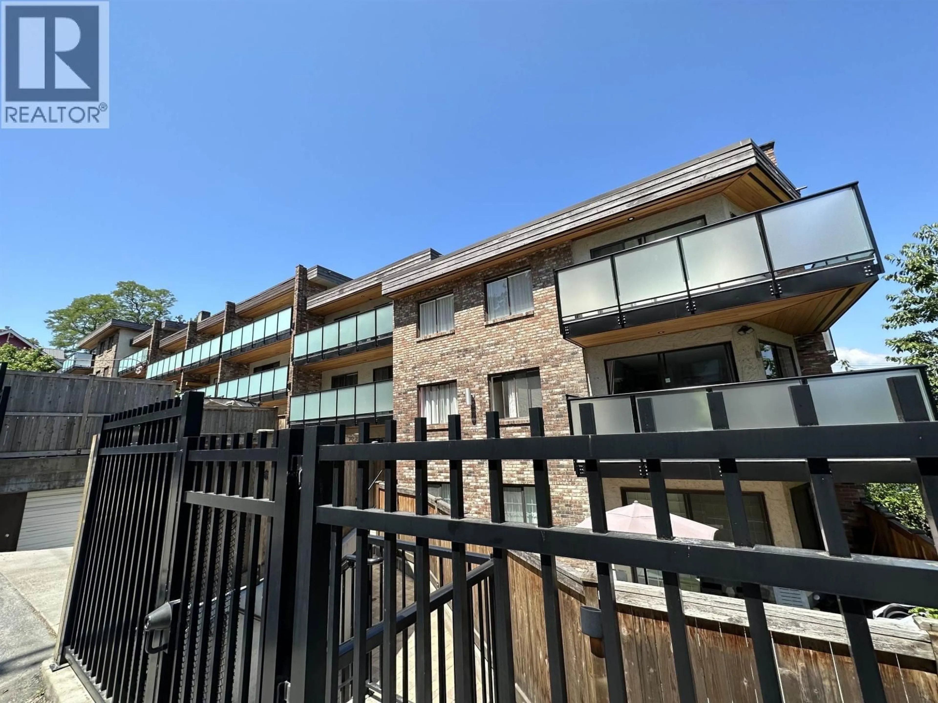 Unknown for 209 - 930 7TH AVENUE, Vancouver British Columbia V5T1P6