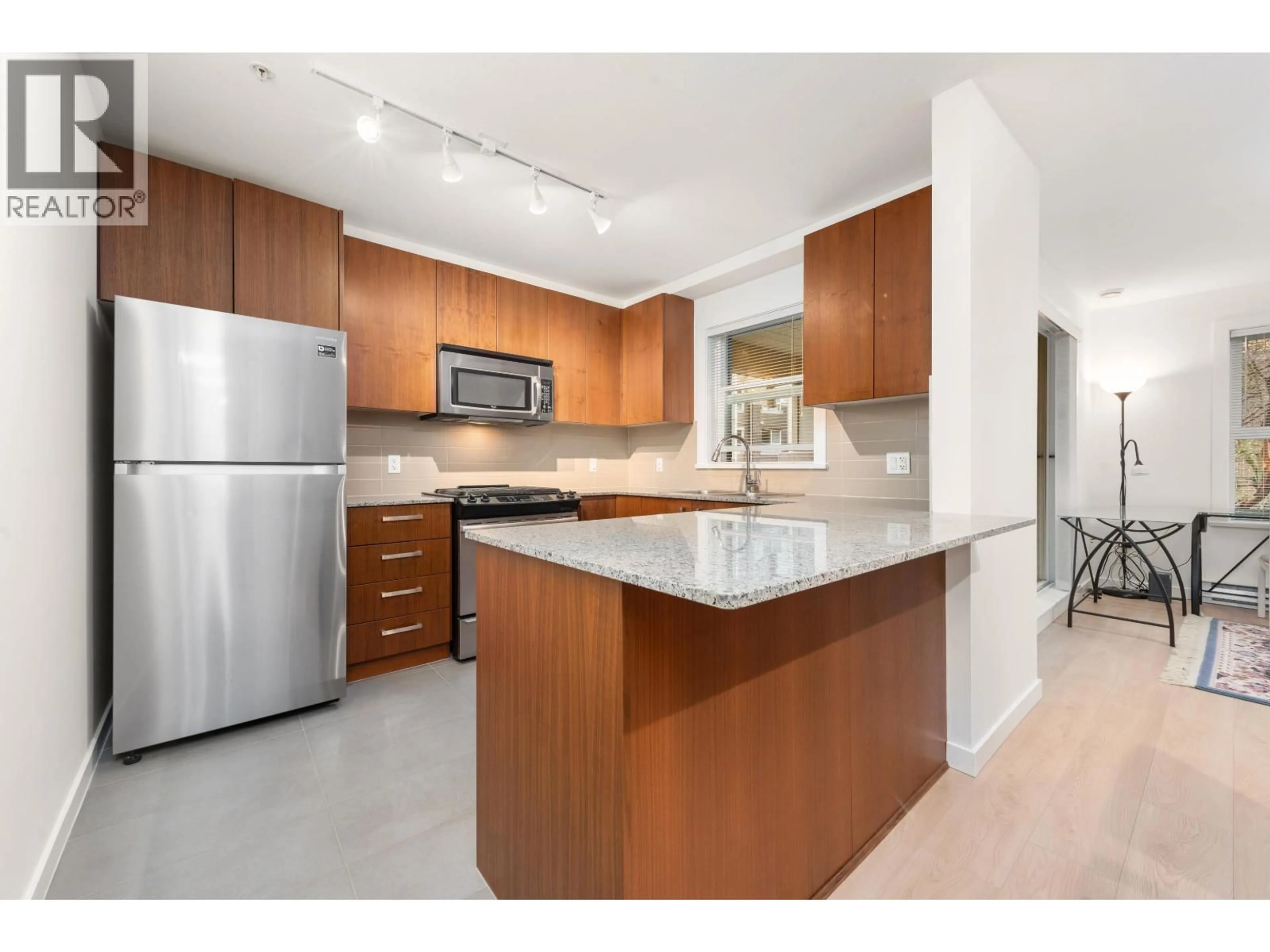 Unknown for 211 - 5775 IRMIN STREET, Burnaby British Columbia V5J0C3