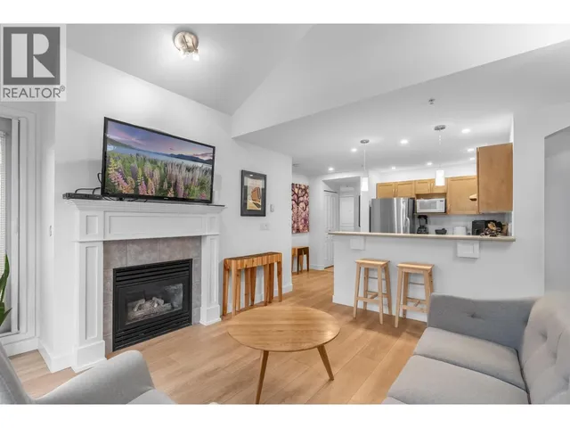 302 - 333 1ST STREET, North Vancouver 4