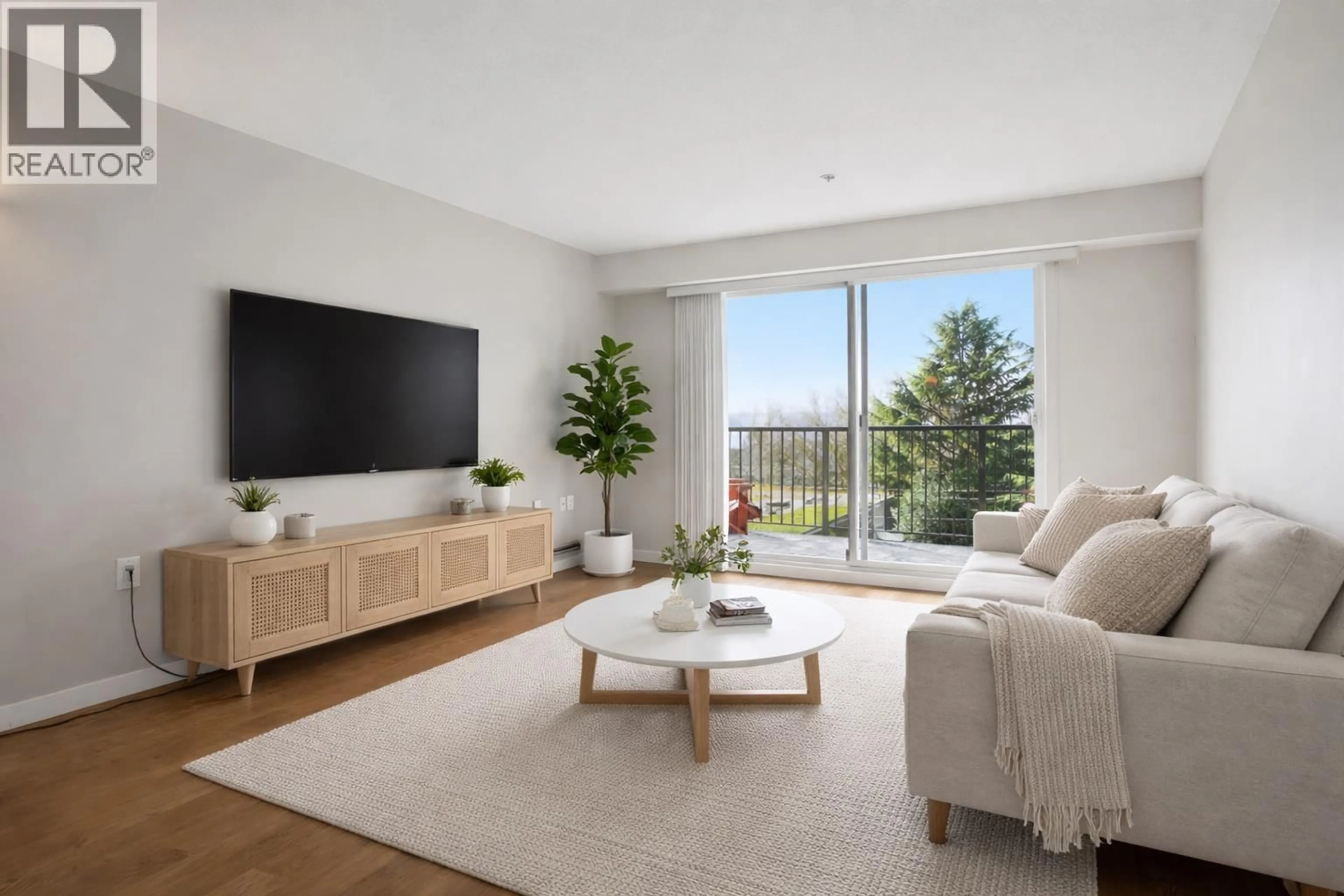 Living room with furniture, unknown for 303 - 357 2ND STREET, North Vancouver British Columbia V7L1C6