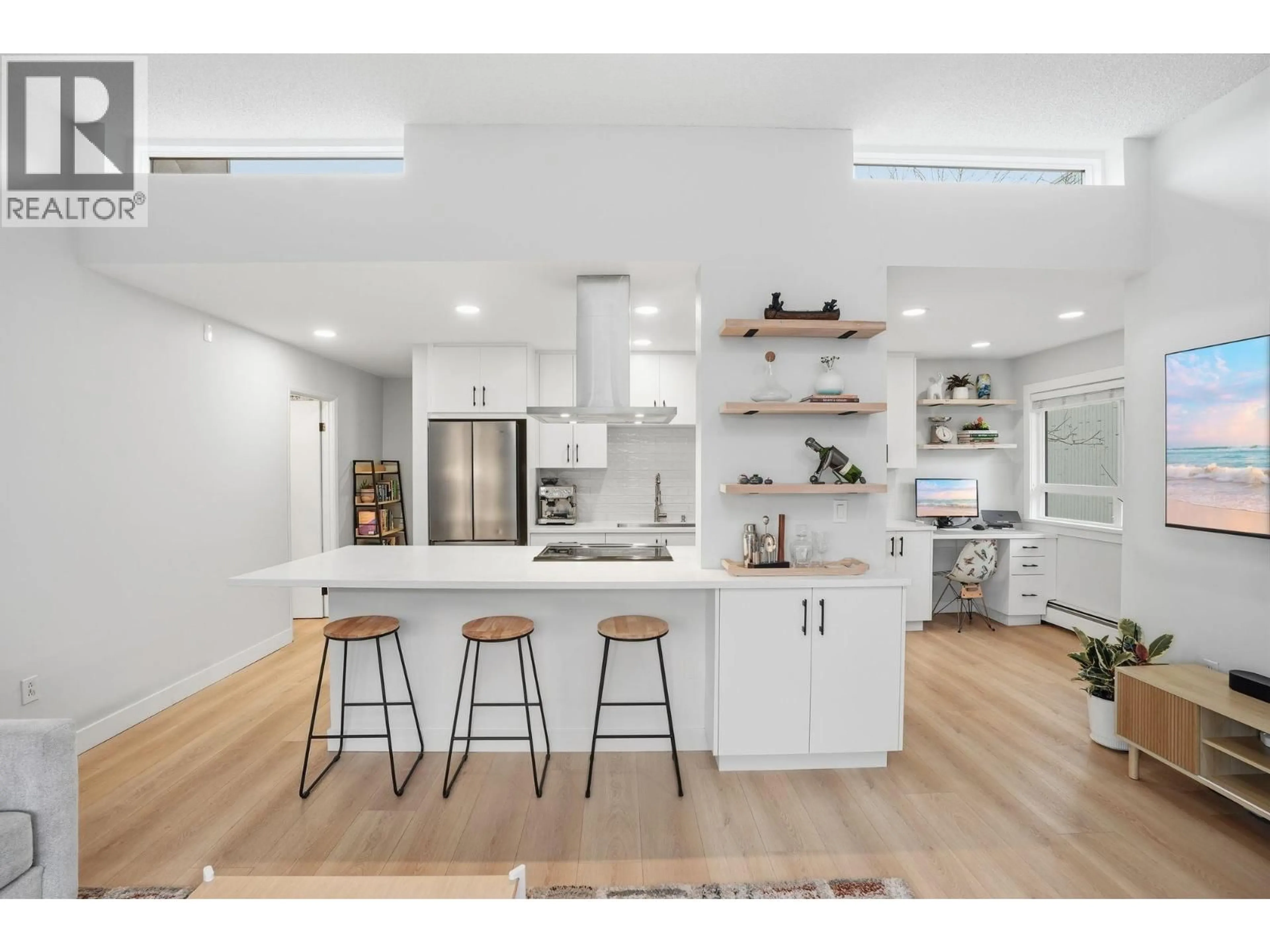 Open concept kitchen, unknown for 303 - 1516 CHARLES STREET, Vancouver British Columbia V5L2T1