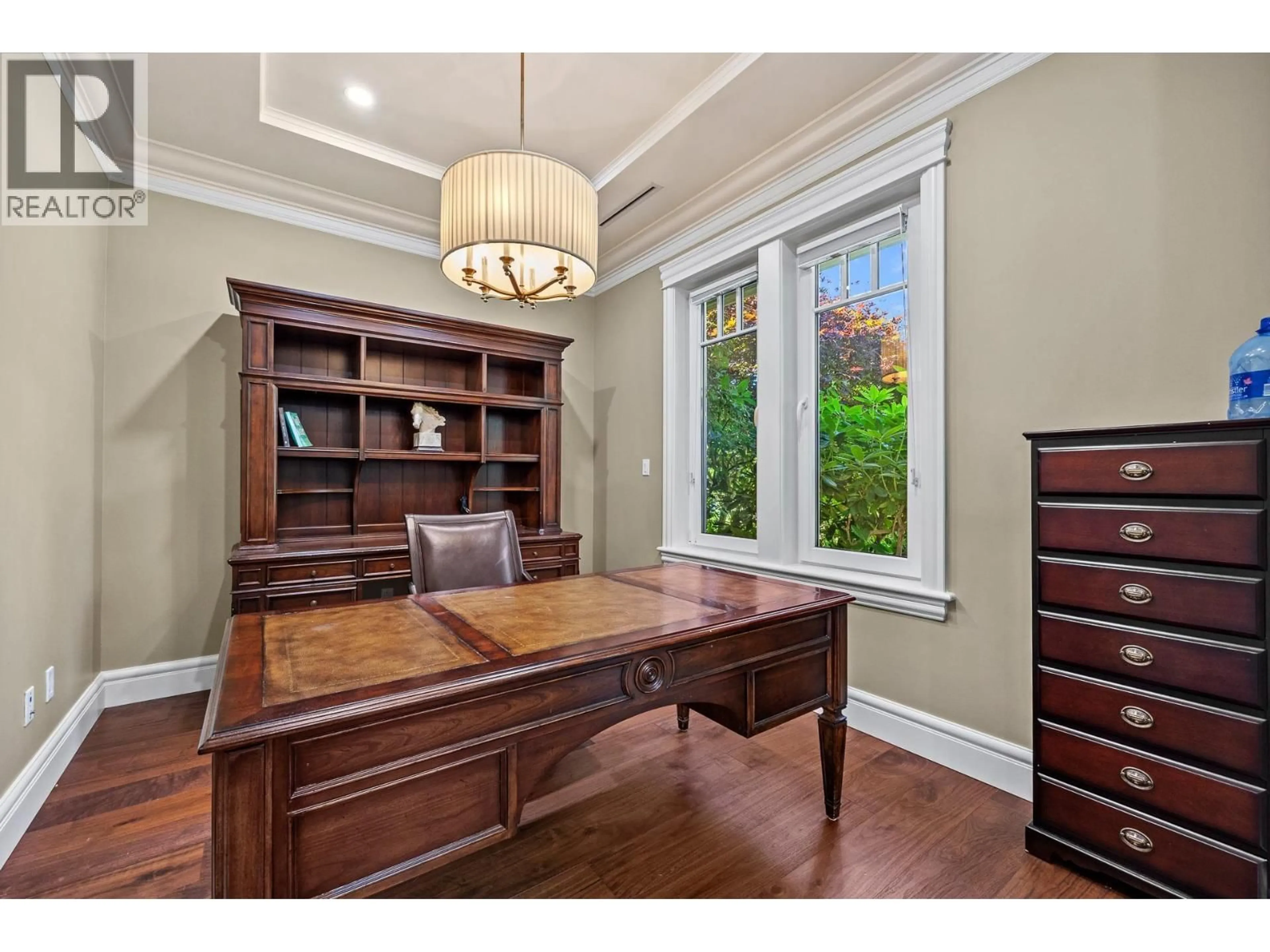 Dining room, wood/laminate floor for 4042 34TH AVENUE, Vancouver British Columbia V6N2L7