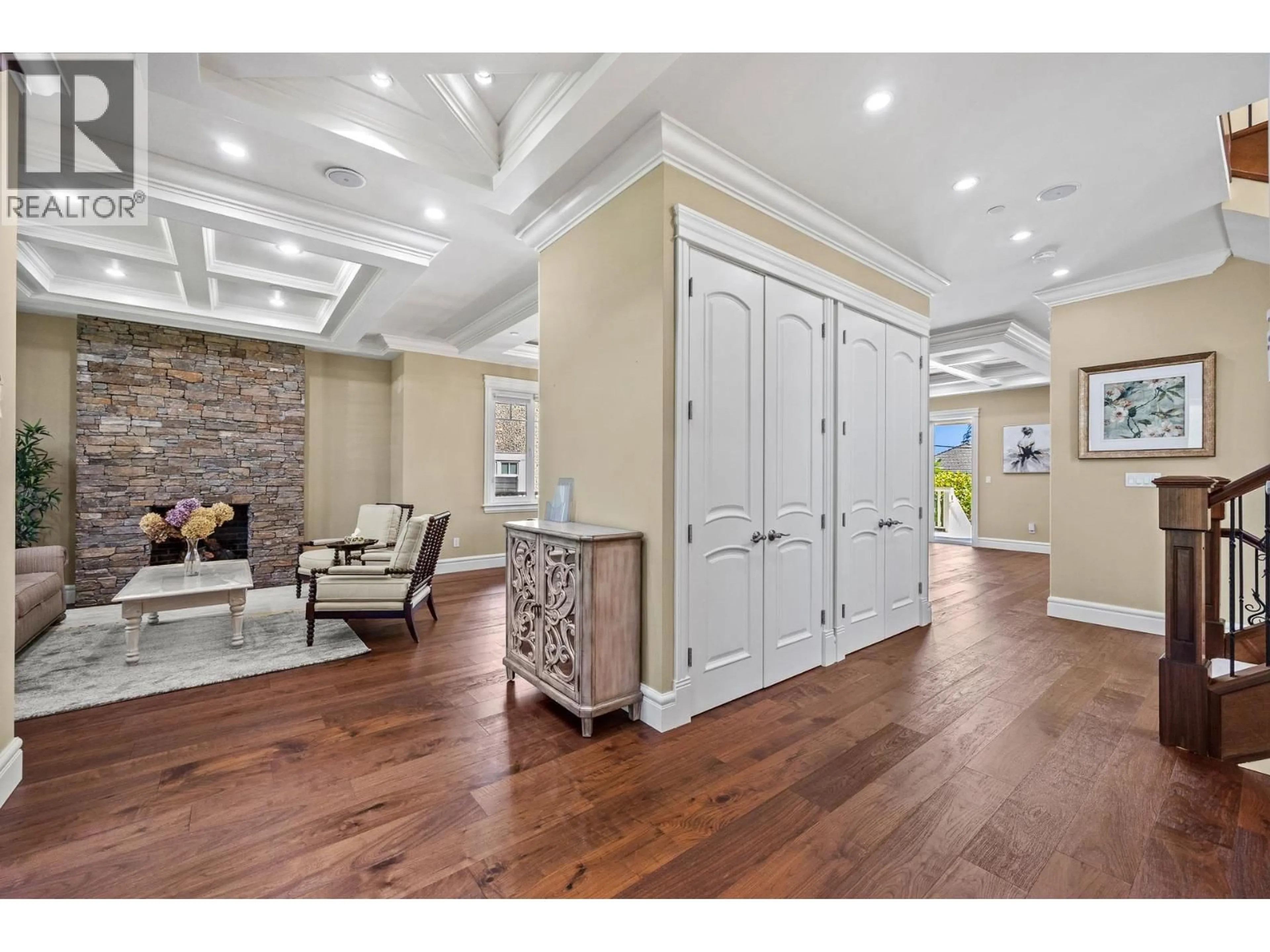 Indoor entryway for 4042 34TH AVENUE, Vancouver British Columbia V6N2L7