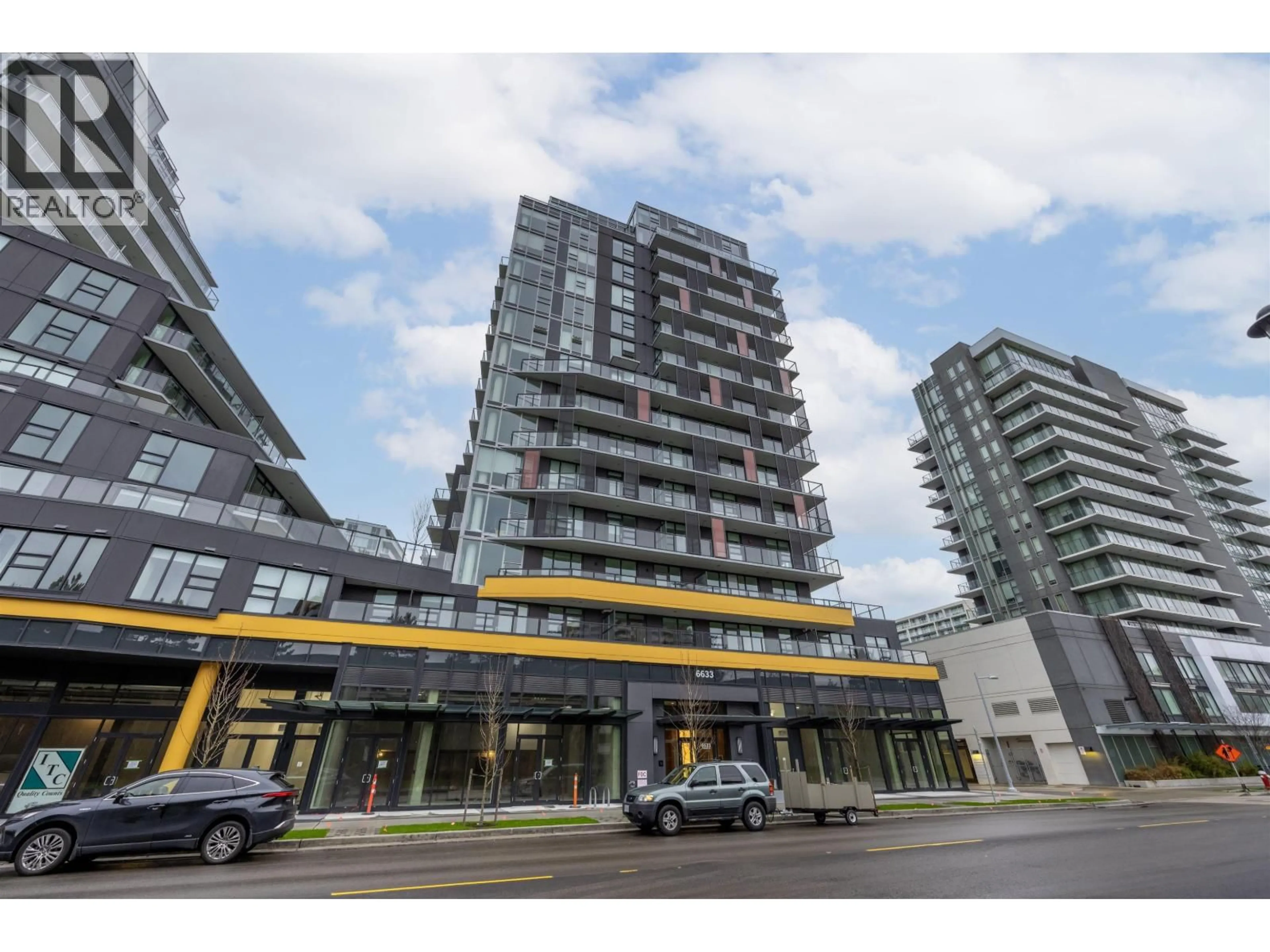 Indoor foyer for 810 - 6633 BUSWELL STREET, Richmond British Columbia V6Y0M3