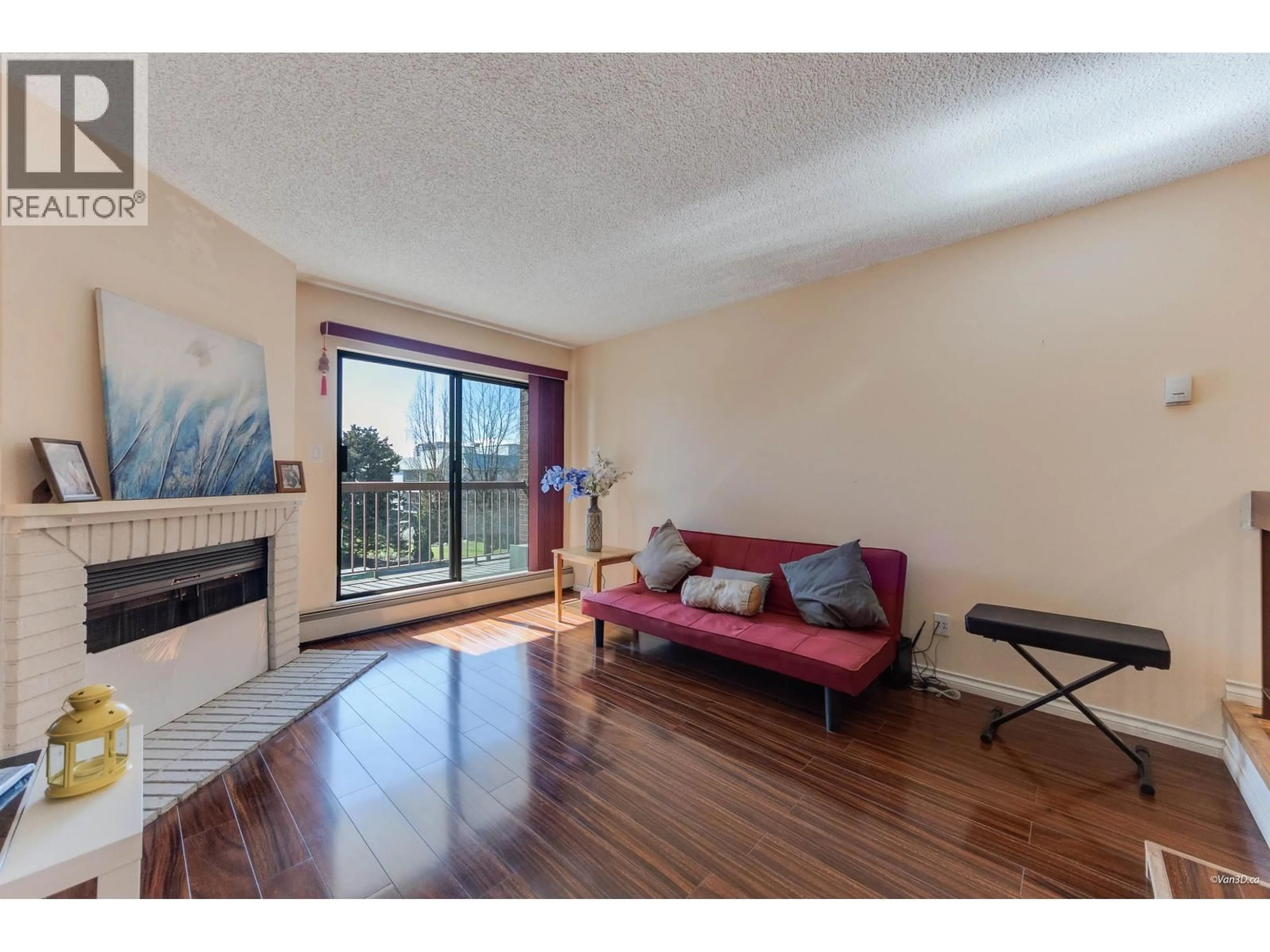 Living room with furniture, wood/laminate floor for 204 - 8511 WESTMINSTER HIGHWAY, Richmond British Columbia V6X3H7