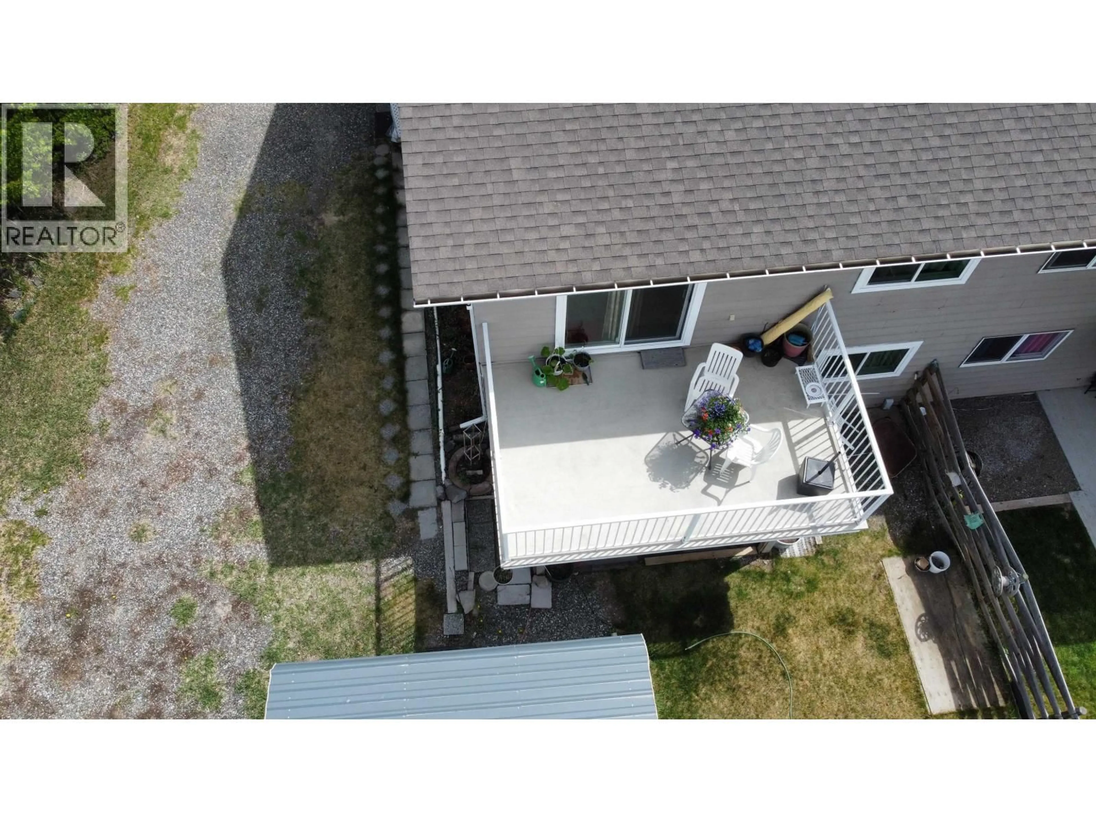 A pic from outside/outdoor area/front of a property/back of a property/a pic from drone, building for 238 ELM AVENUE, 100 Mile House British Columbia V0K2E0