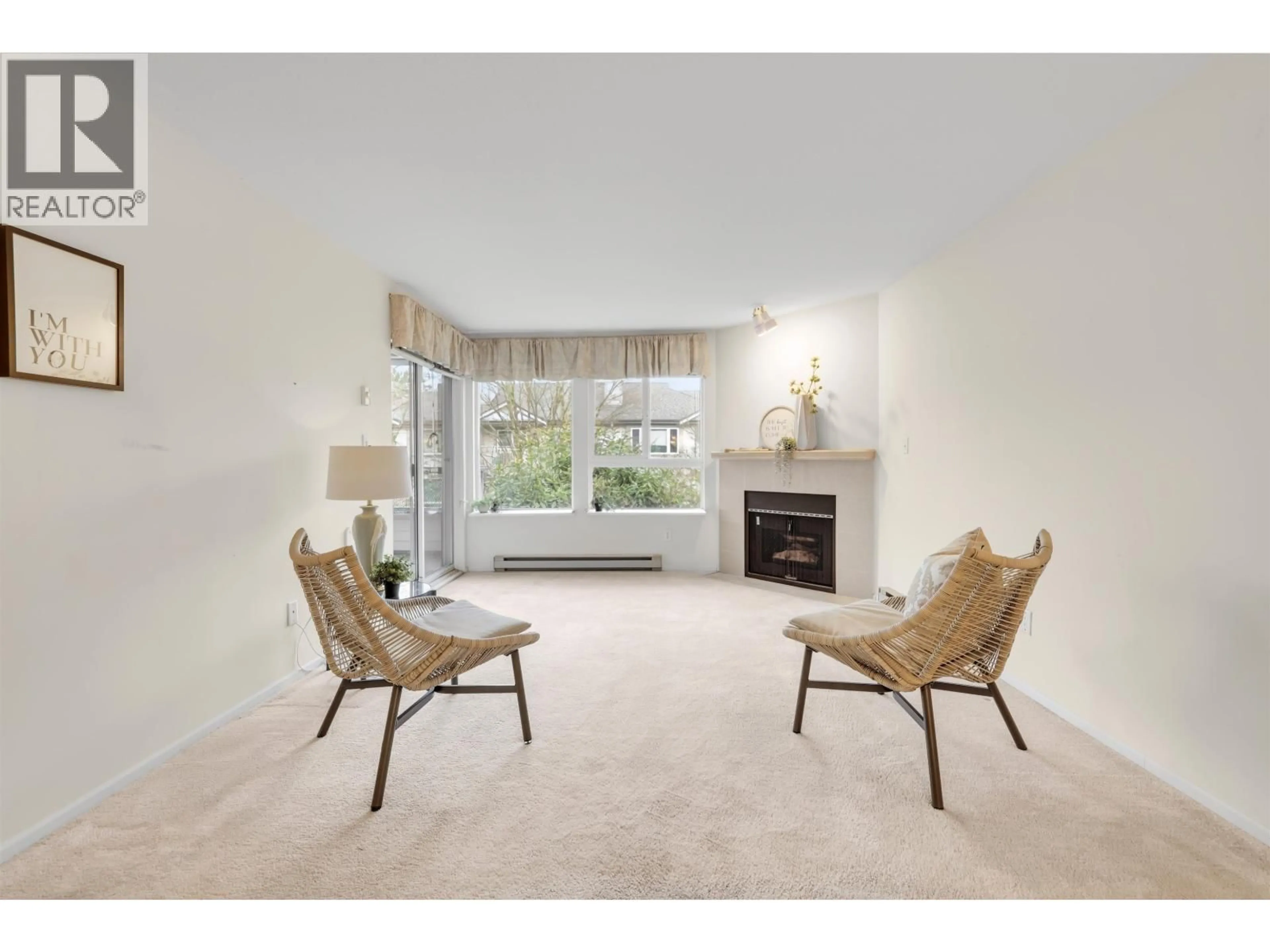 Living room with furniture, unknown for 209 - 7465 SANDBORNE AVENUE, Burnaby British Columbia V3N4W7