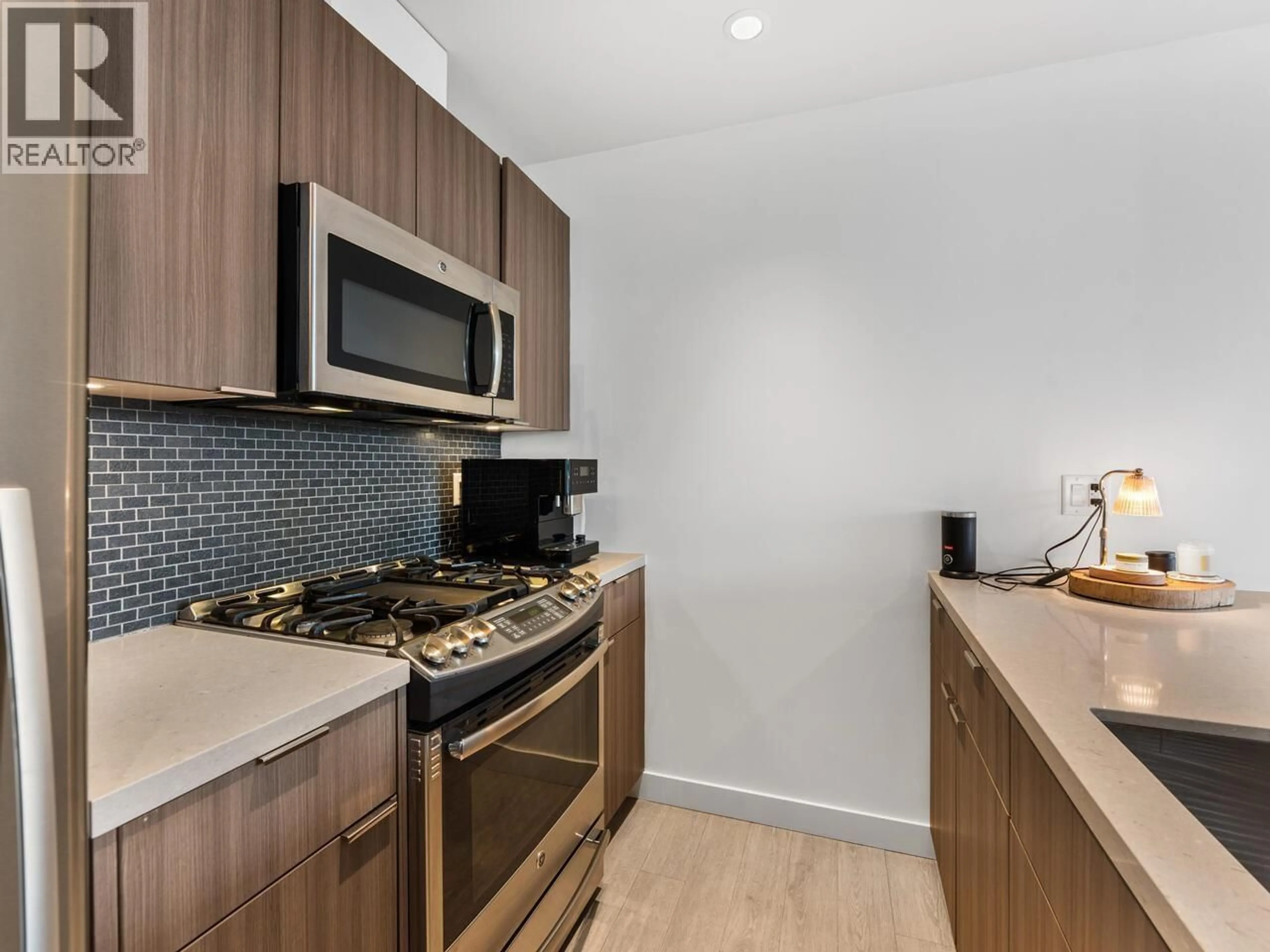 Standard kitchen, unknown for 201 - 1788 ONTARIO STREET, Vancouver British Columbia V5T0G3