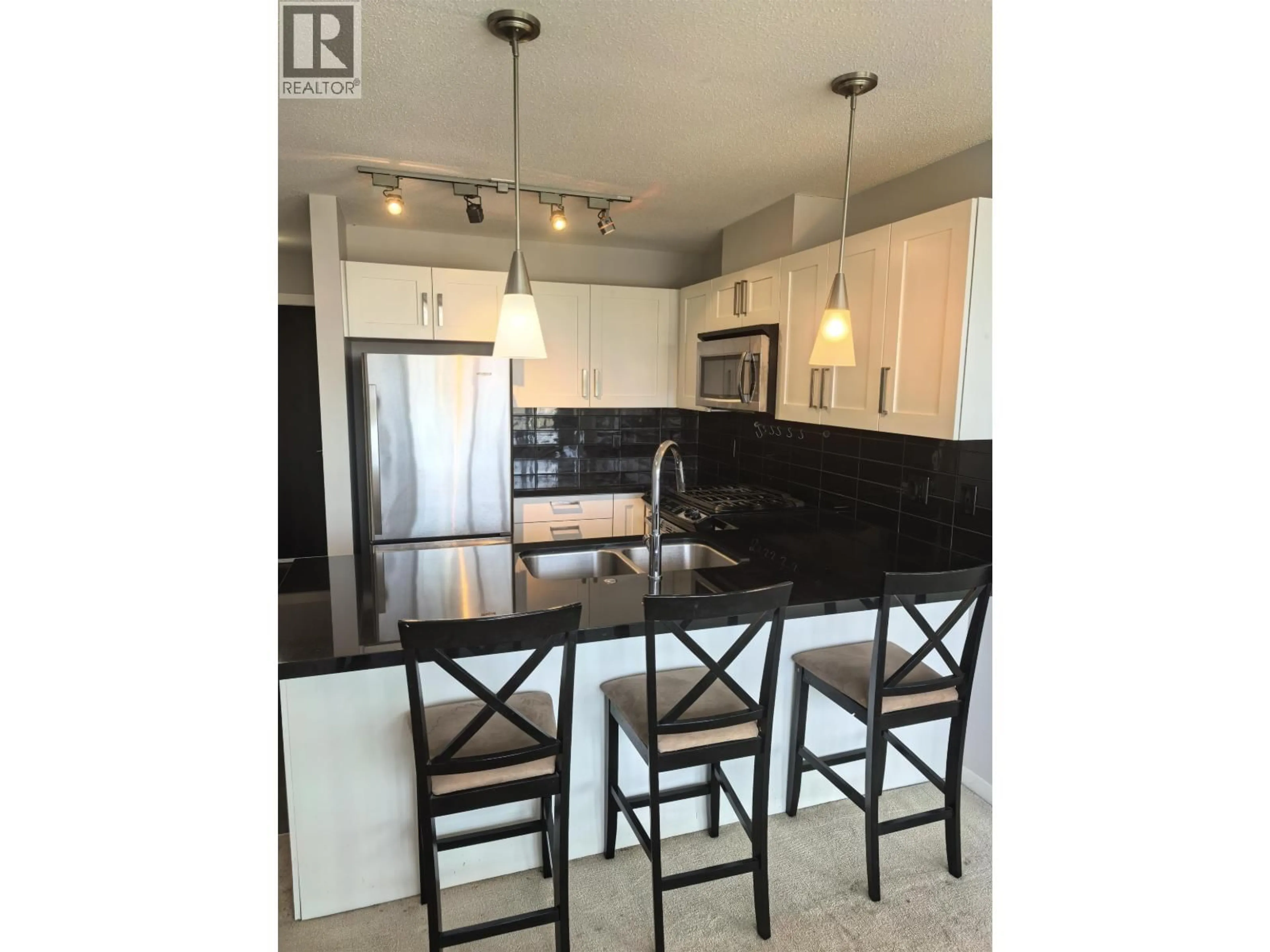 Open concept kitchen, unknown for 2202 - 2133 DOUGLAS ROAD, Burnaby British Columbia V5C0E9