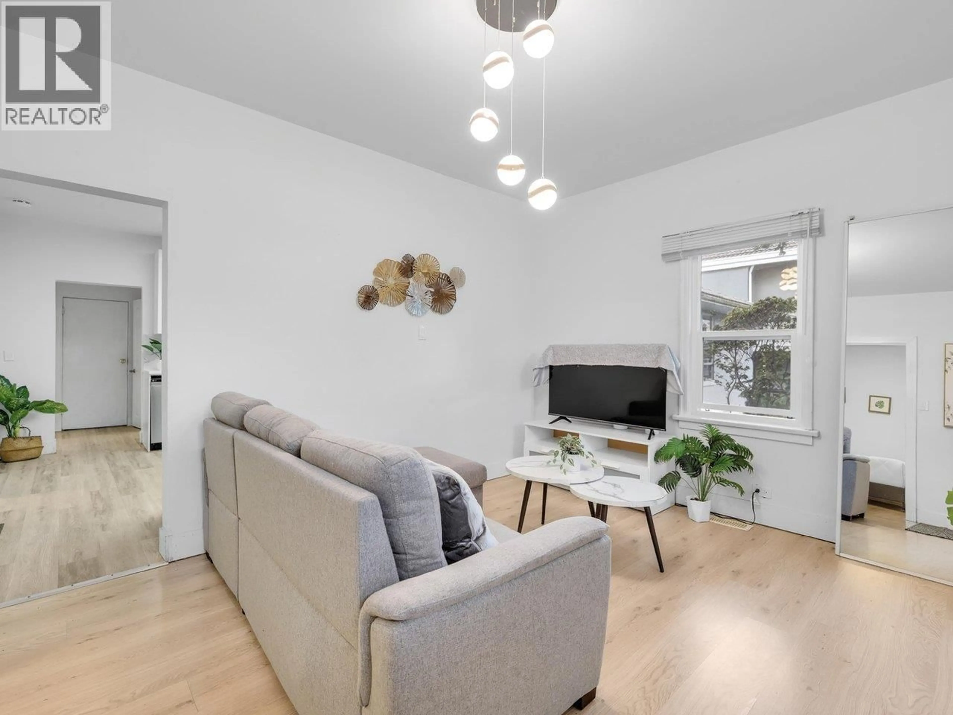 Living room with furniture, unknown for 4168 PARKER STREET, Burnaby British Columbia V5C3C1