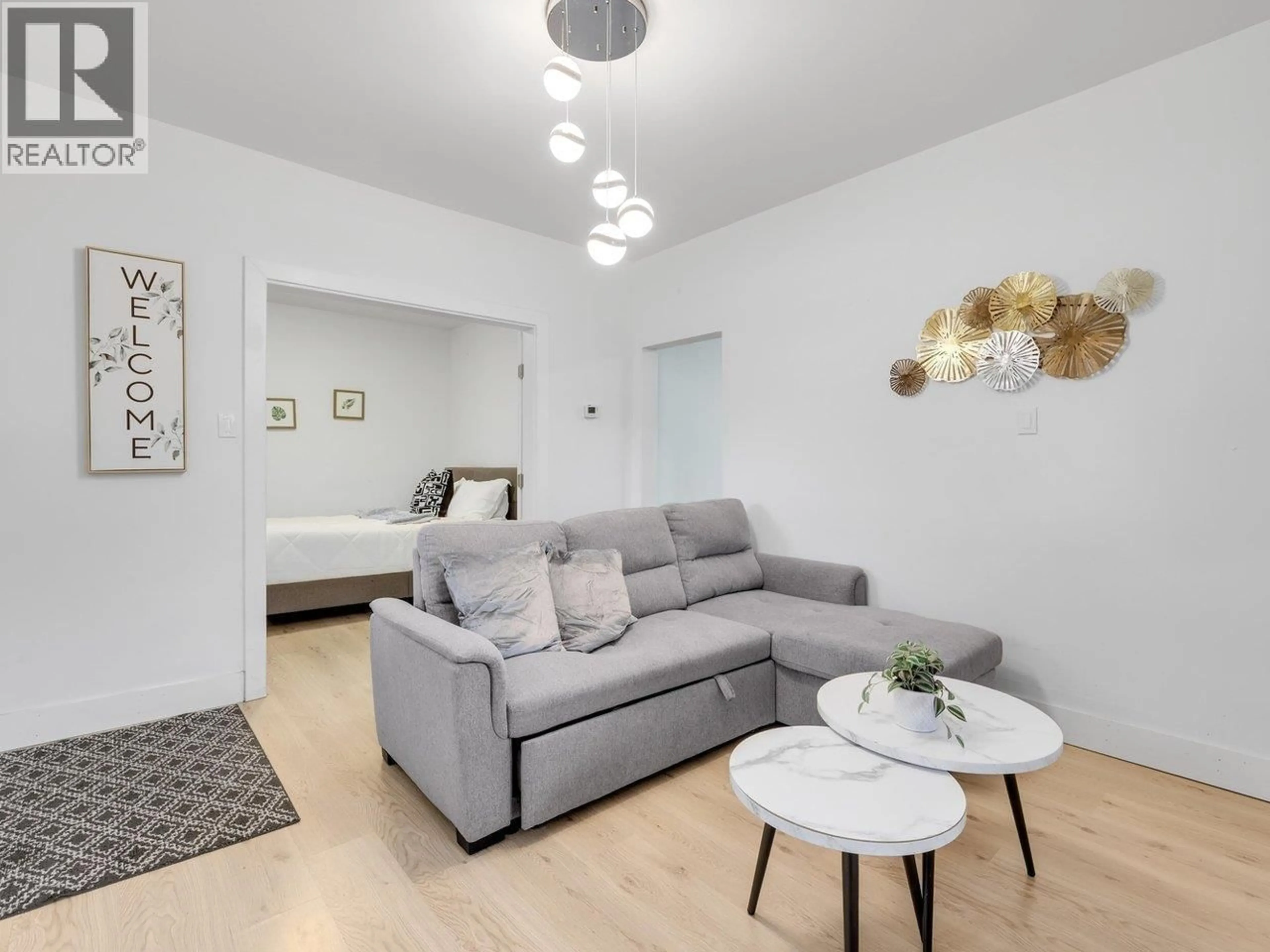 Living room with furniture, unknown for 4168 PARKER STREET, Burnaby British Columbia V5C3C1