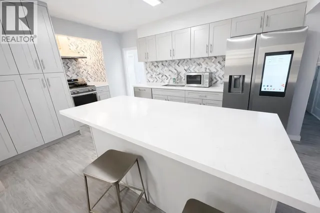 4450 GRANVILLE STREET, Vancouver 3