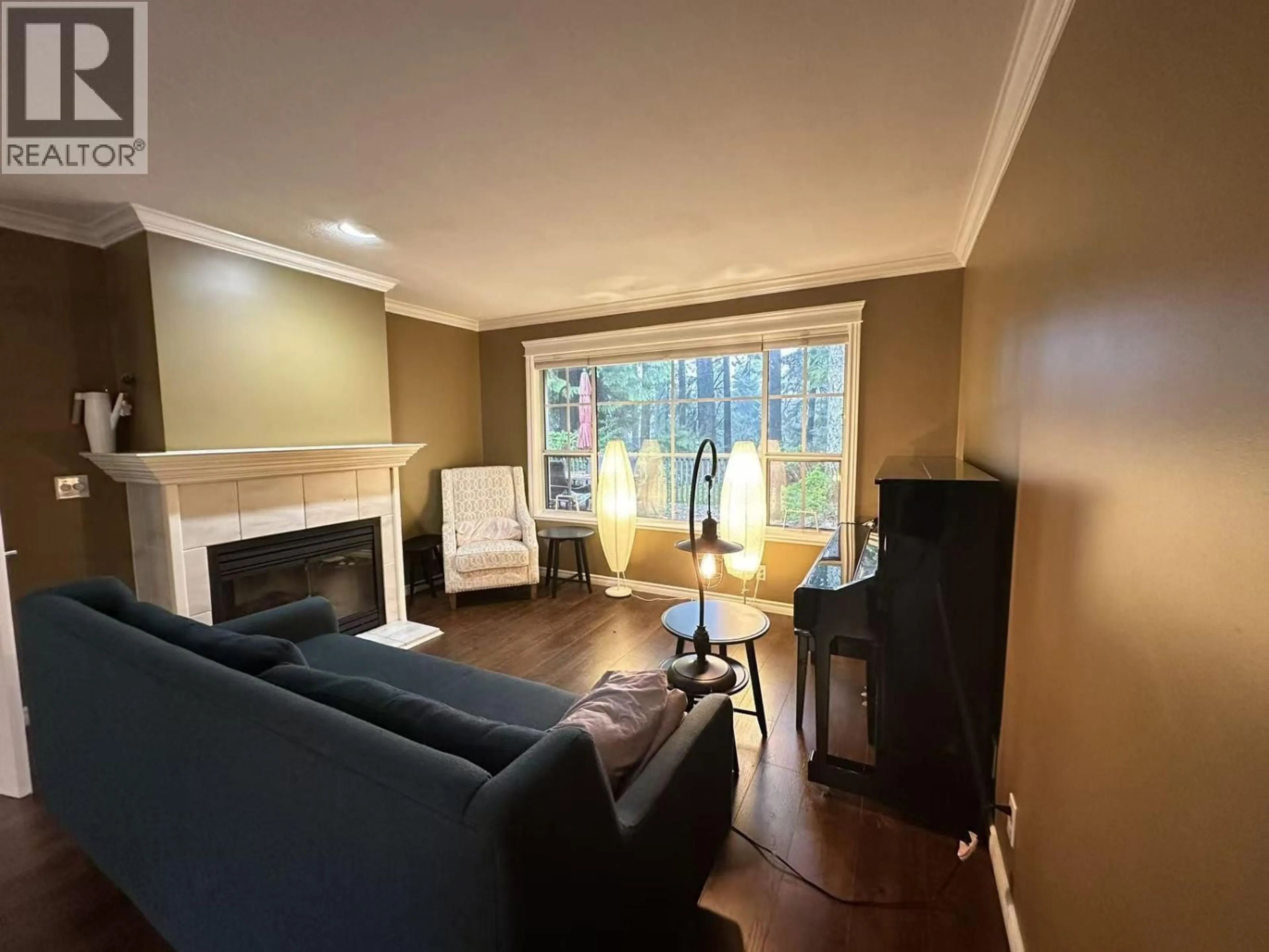 Living room with furniture, wood/laminate floor for 37 DEERWOOD PLACE, Port Moody British Columbia V3H4X7