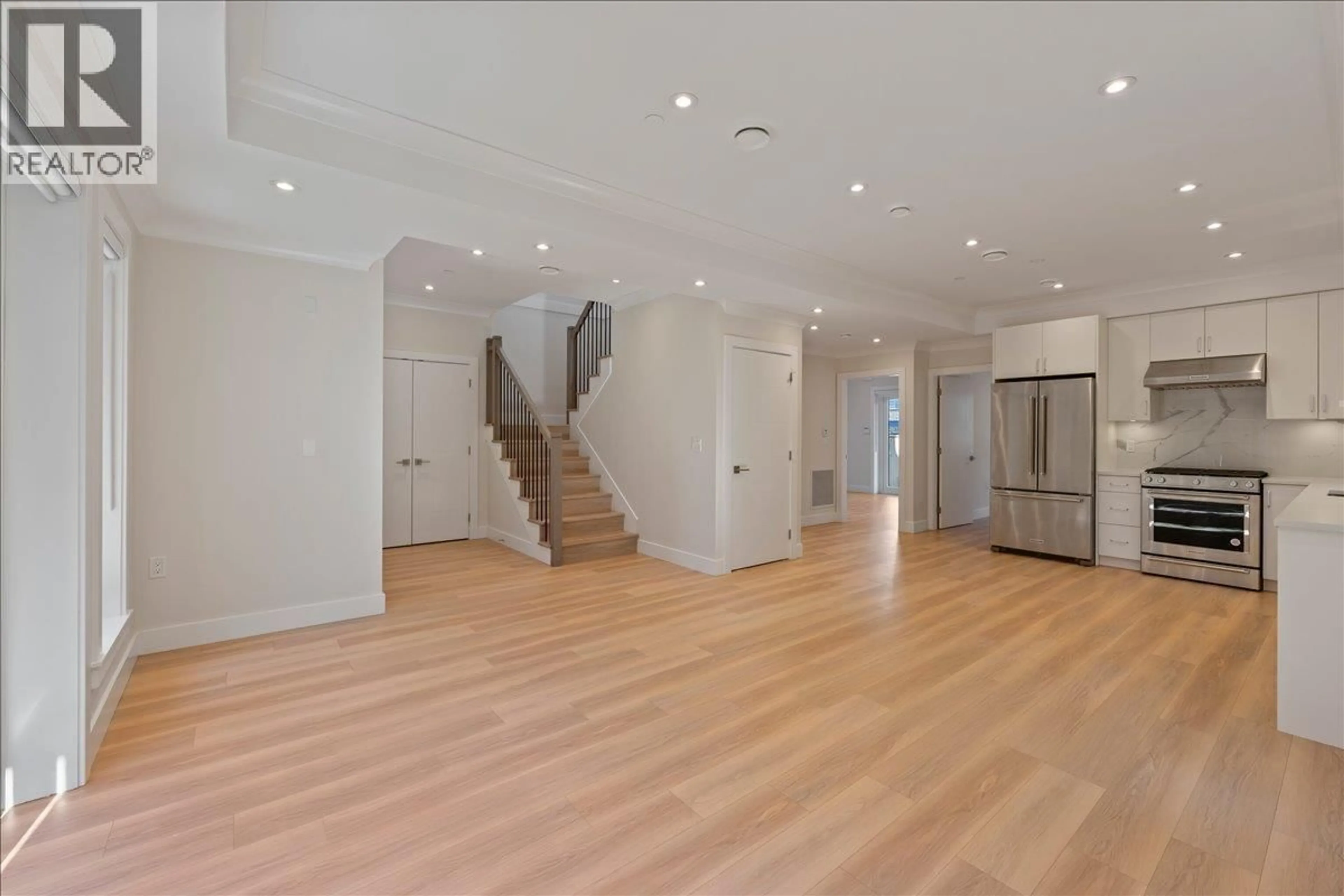 Unknown for 4852 SLOCAN STREET, Vancouver British Columbia V5R2A3