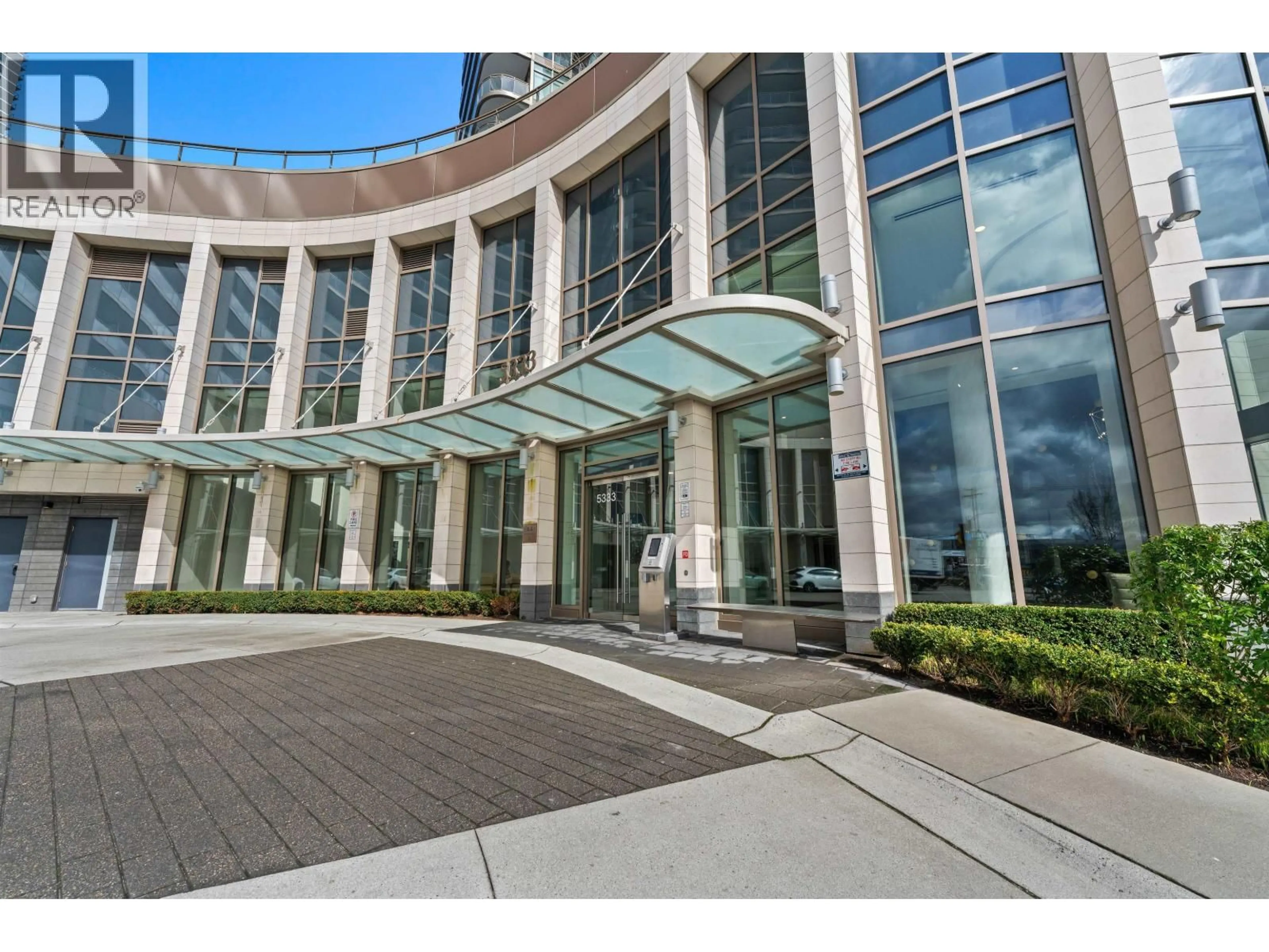 Indoor foyer for 907 - 5333 GORING STREET, Burnaby British Columbia V5B3A2