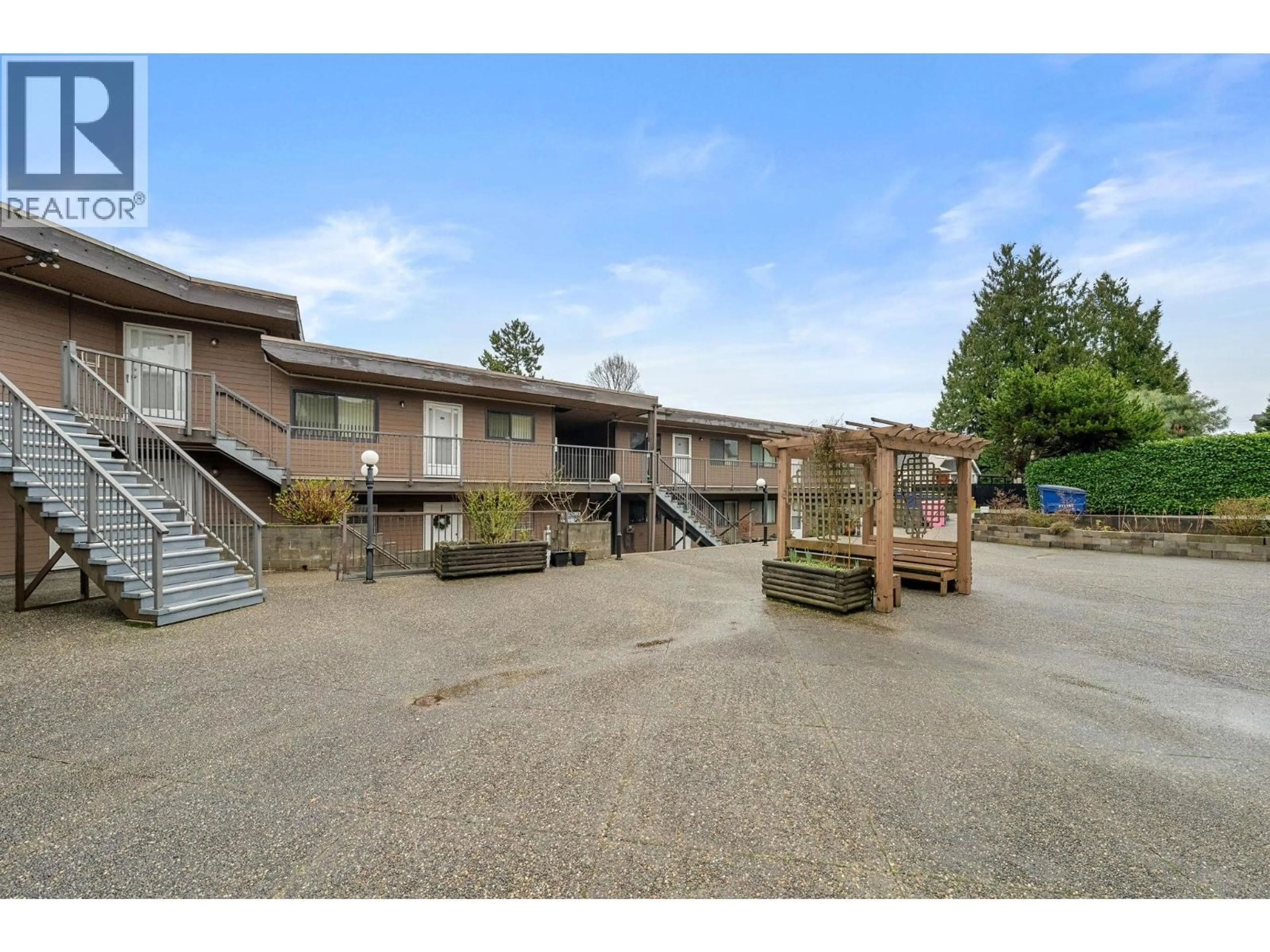 Patio, unknown for 204 - 3136 KINGSWAY, Vancouver British Columbia V5R5K1
