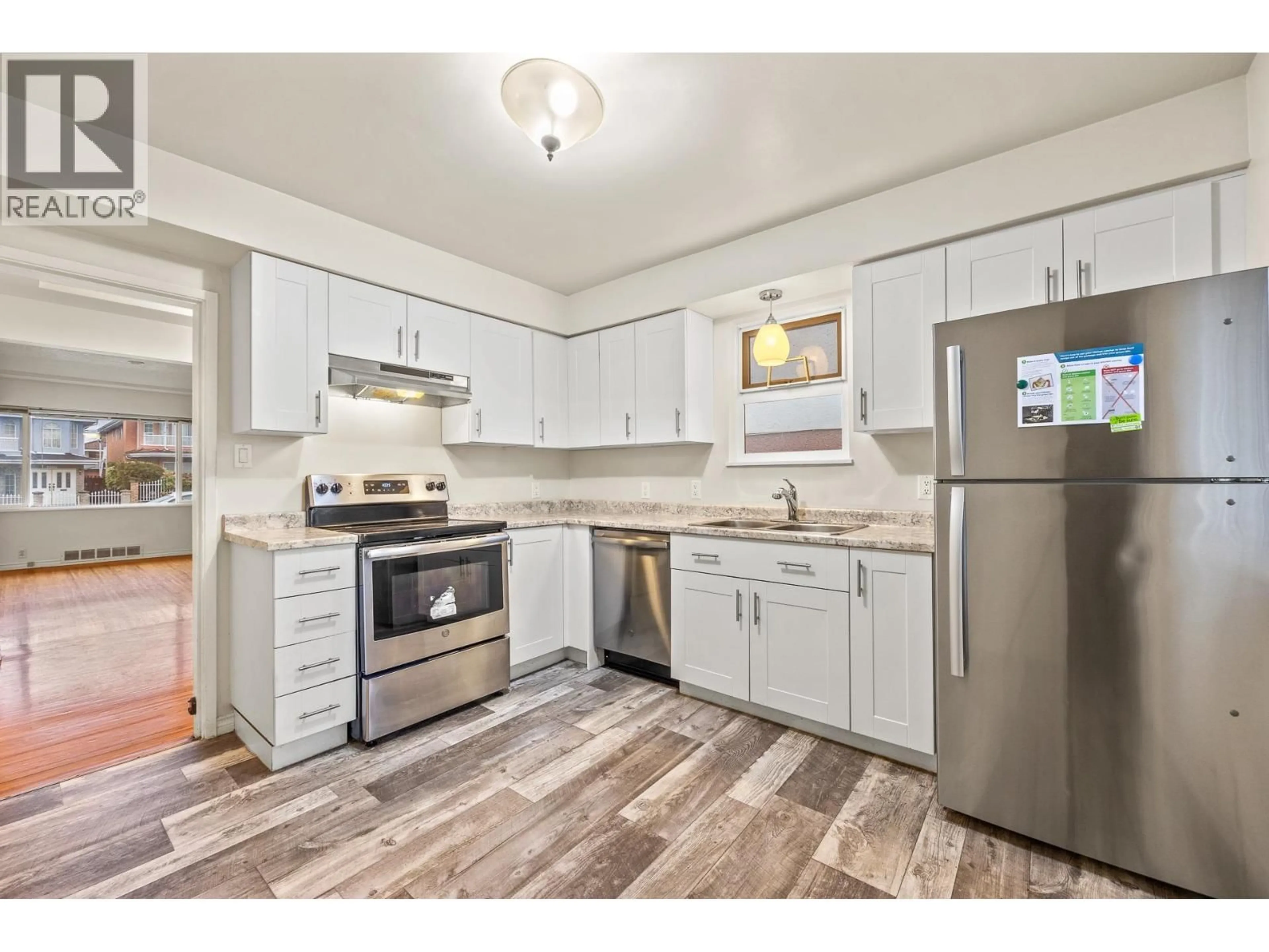 Standard kitchen, unknown for 4644 UNION STREET, Burnaby British Columbia V5C2Y3