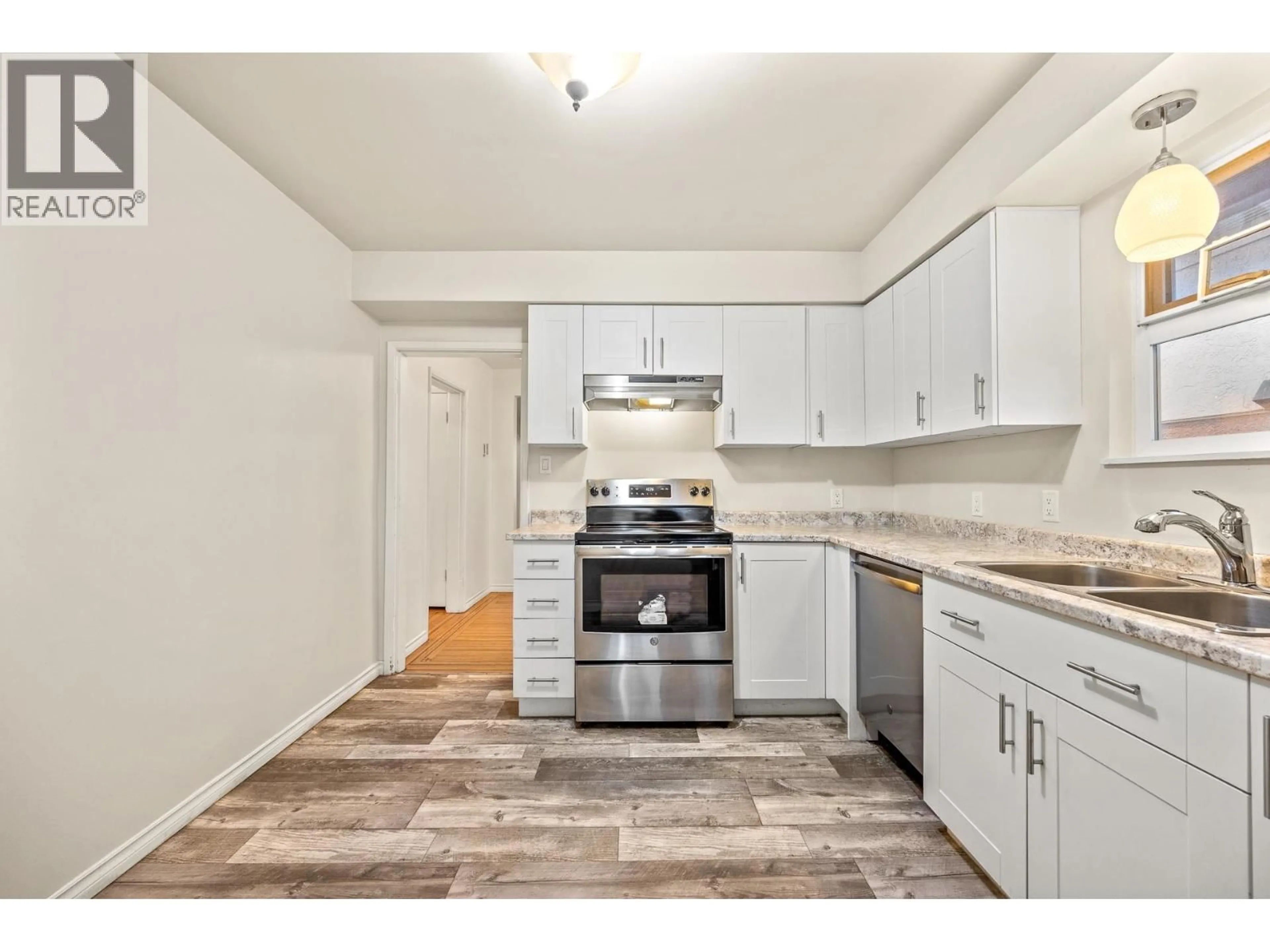 Standard kitchen, unknown for 4644 UNION STREET, Burnaby British Columbia V5C2Y3