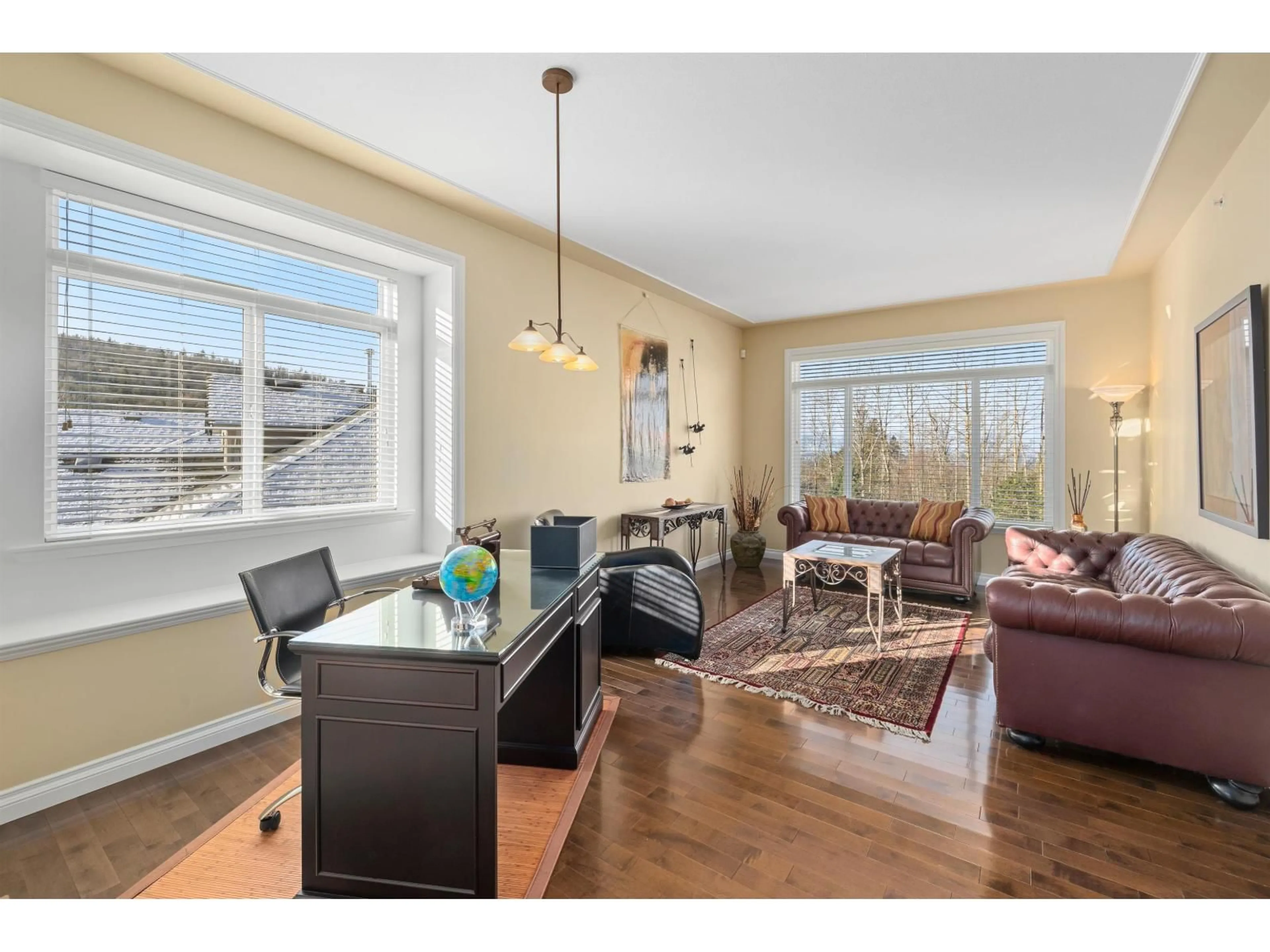 Living room with furniture, wood/laminate floor for 26 - 36260 MCKEE ROAD, Abbotsford British Columbia V3G0A9