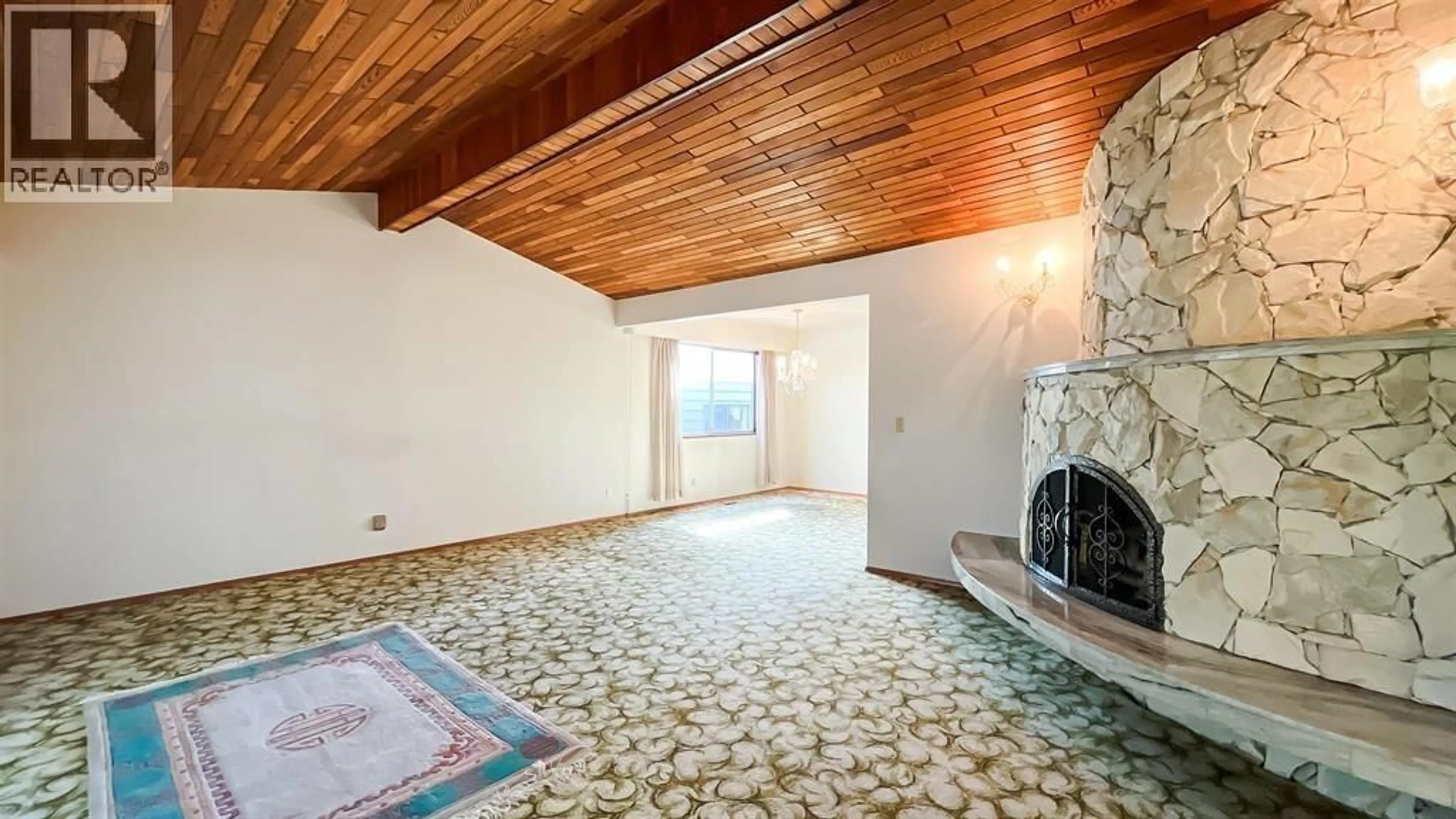 Unknown for 550 55TH AVENUE, Vancouver British Columbia V5X1N5