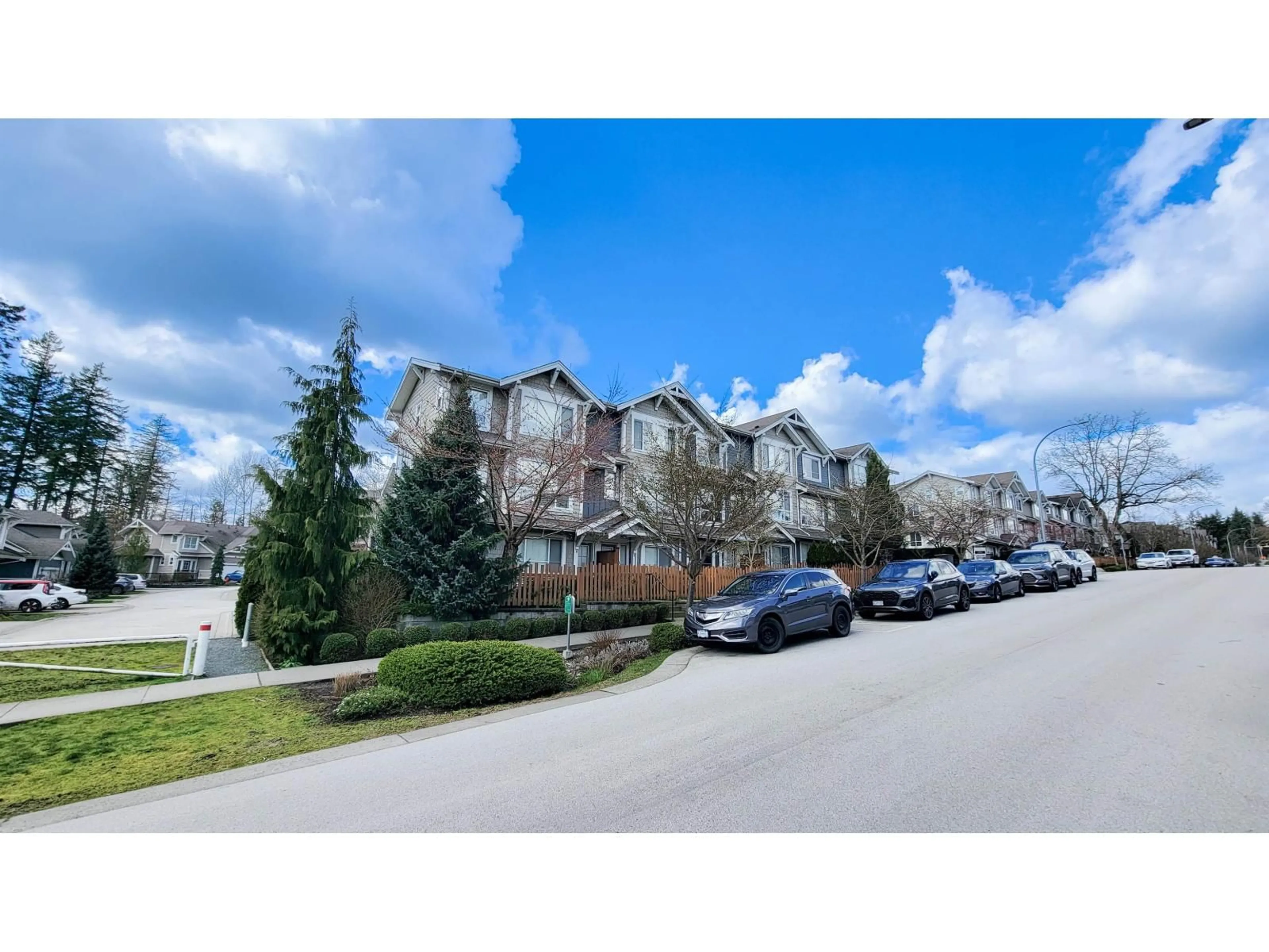 A pic from outside/outdoor area/front of a property/back of a property/a pic from drone, unknown for 4 - 7059 210 STREET, Langley British Columbia V2Y0T2