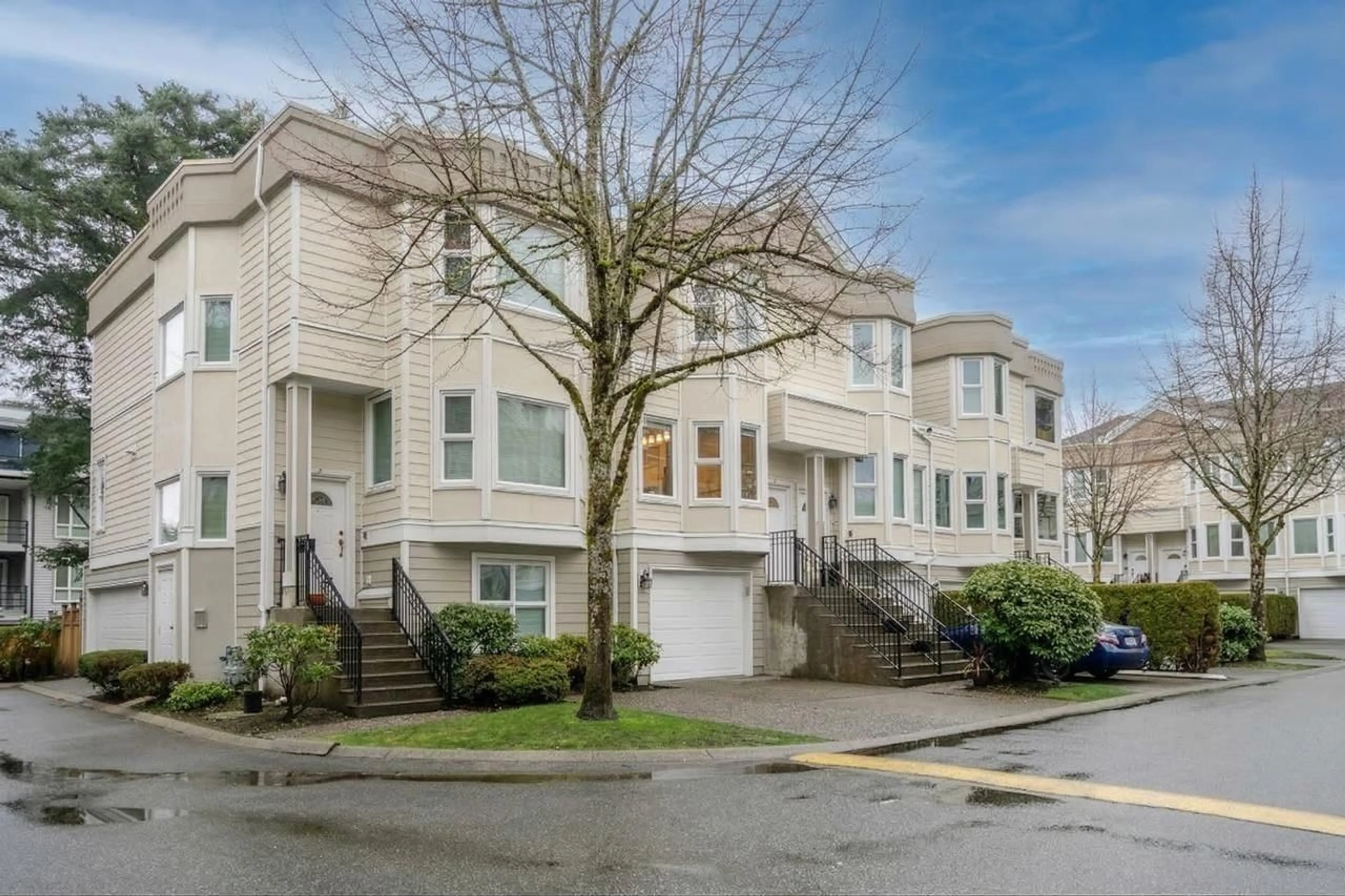 Unknown for 10 - 10340 156 STREET, Surrey British Columbia V3R4L8