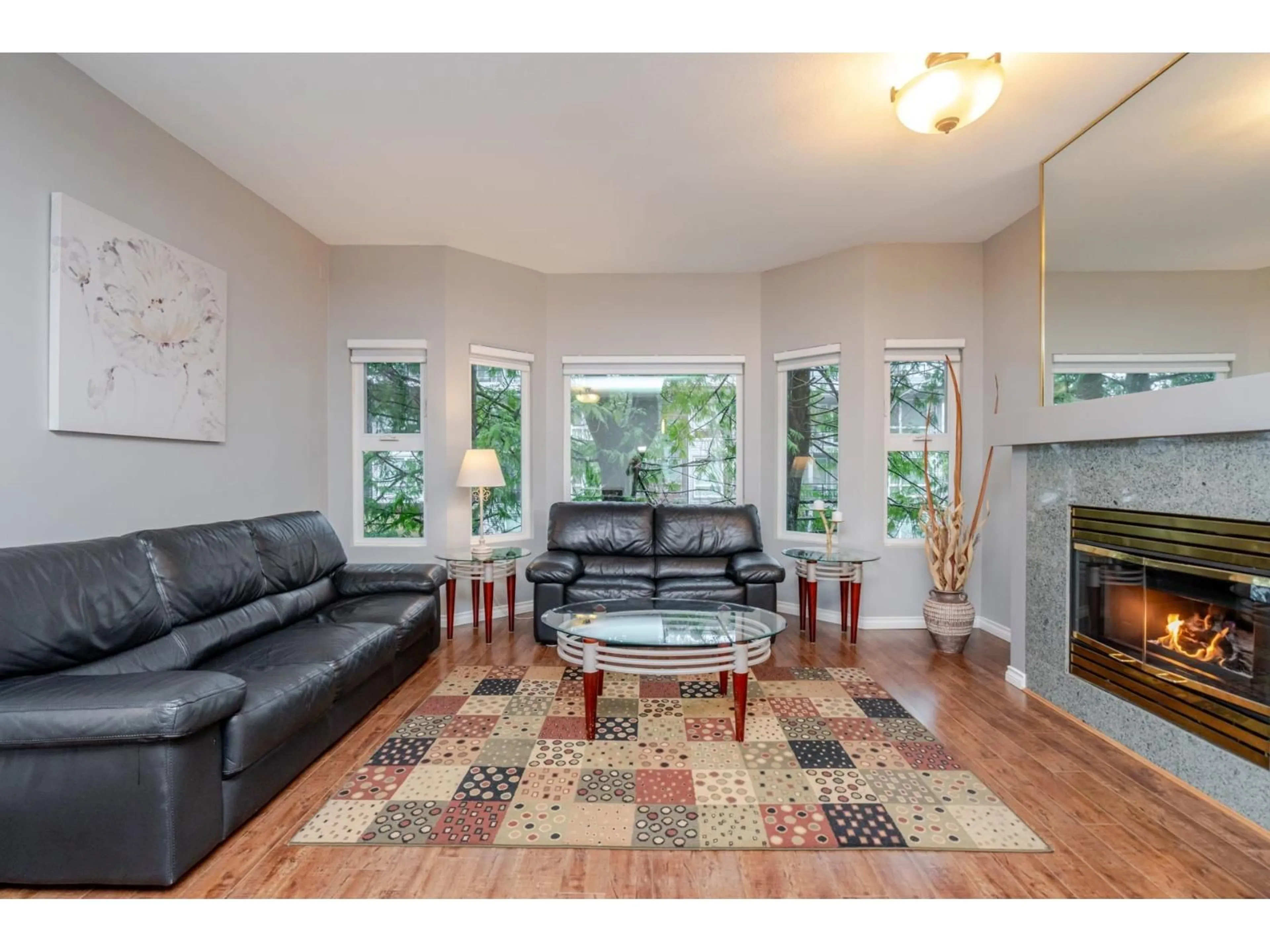 Living room with furniture, unknown for 10 - 10340 156 STREET, Surrey British Columbia V3R4L8