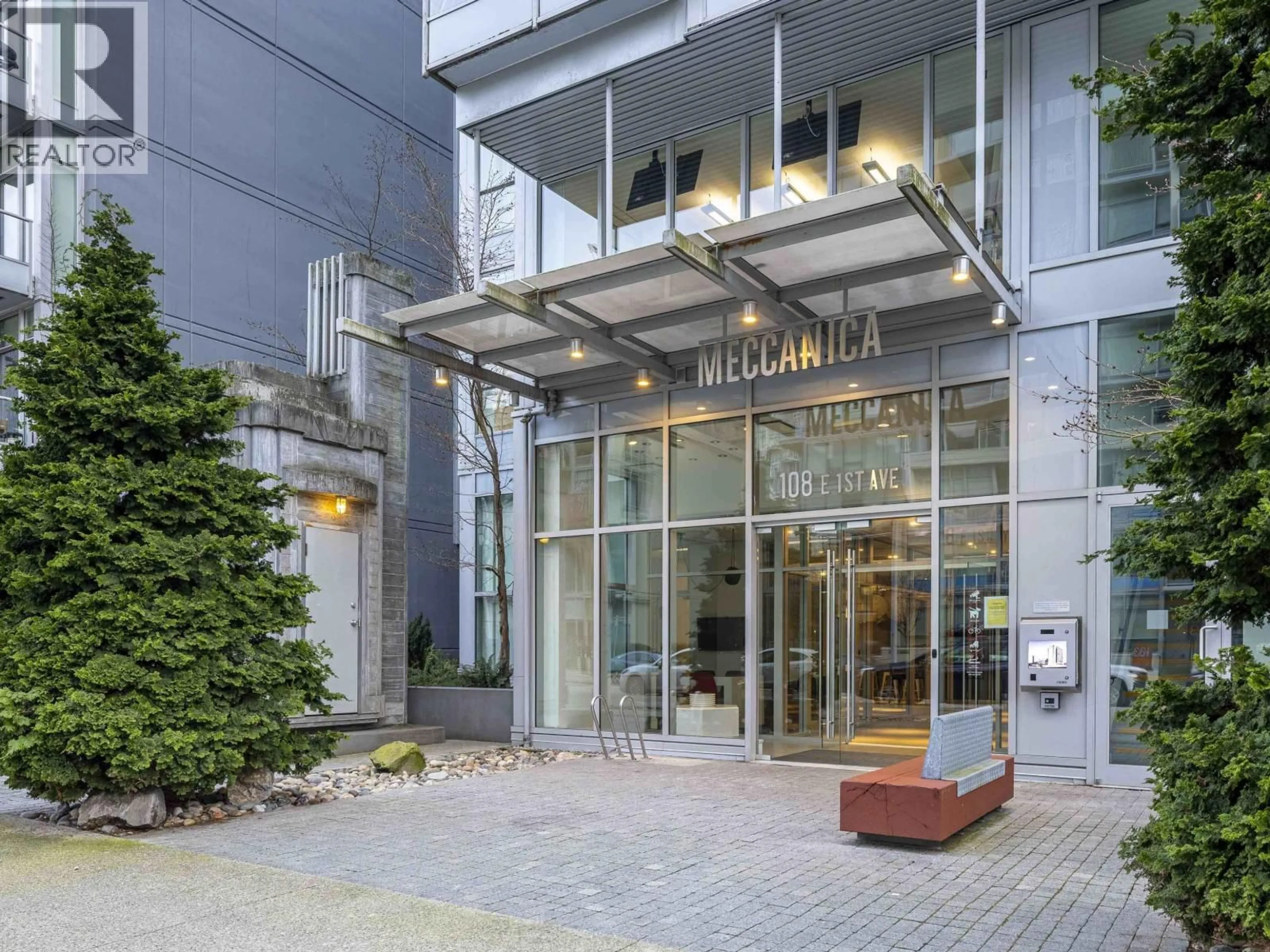 Indoor foyer for 510 - 108 1ST AVENUE, Vancouver British Columbia V5T0E4