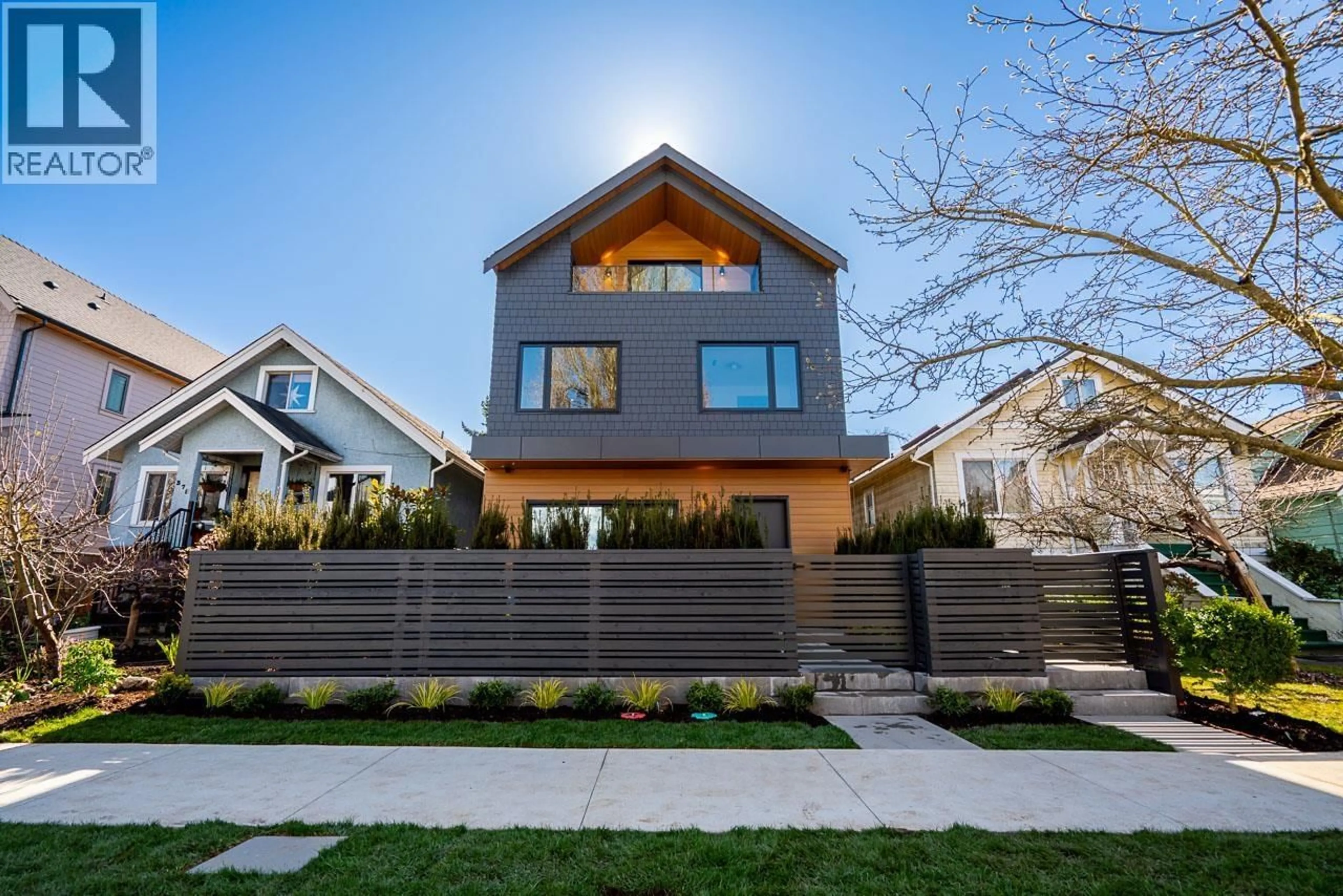 Home with brick exterior material, street for 1 - 372 37 AVENUE, Vancouver British Columbia V5W1E7