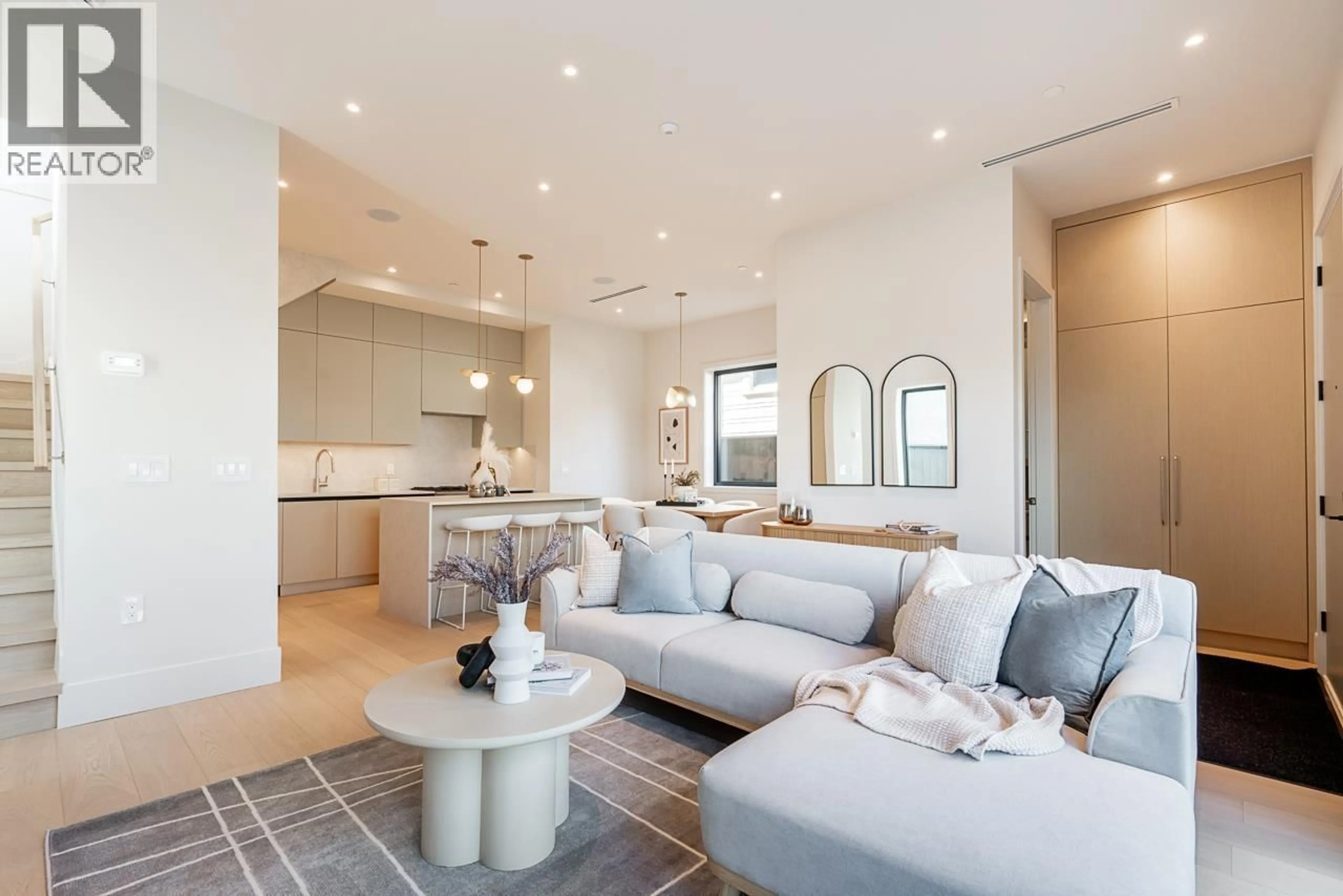 Living room with furniture, unknown for 1 - 372 37 AVENUE, Vancouver British Columbia V5W1E7