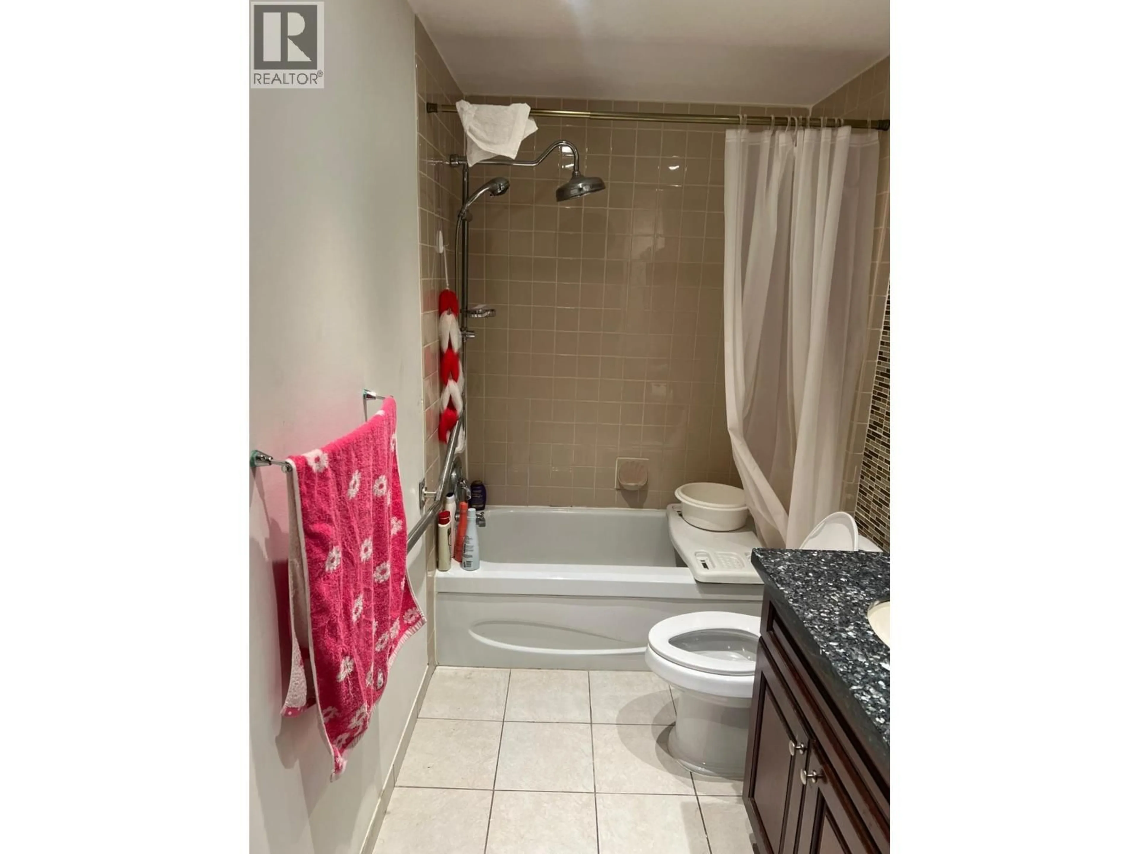 Standard bathroom, ceramic/tile floor for 408 - 1040 BROADWAY, Vancouver British Columbia V5T4N7