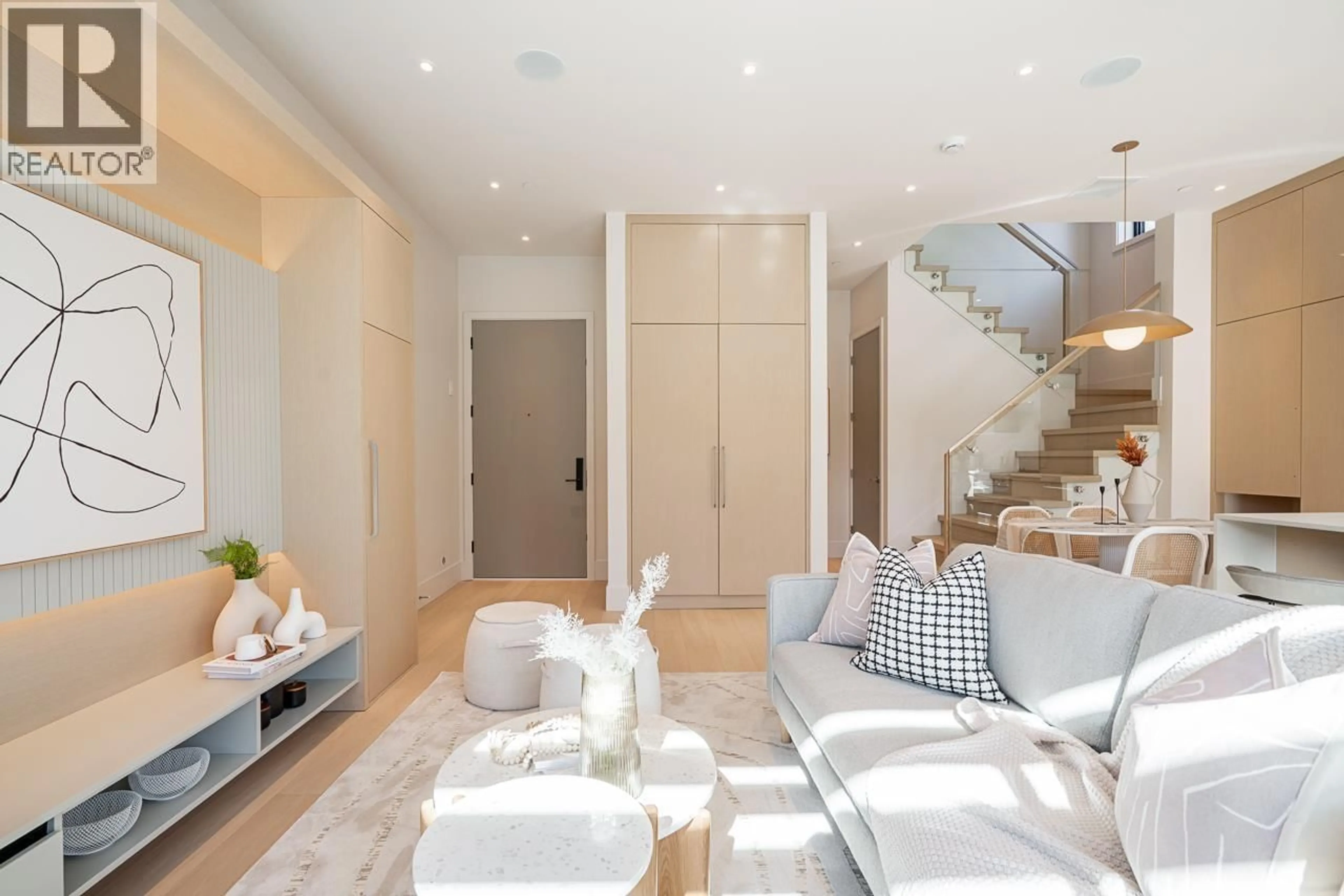 Living room with furniture, unknown for 2 - 372 37 AVENUE, Vancouver British Columbia V5W1E7