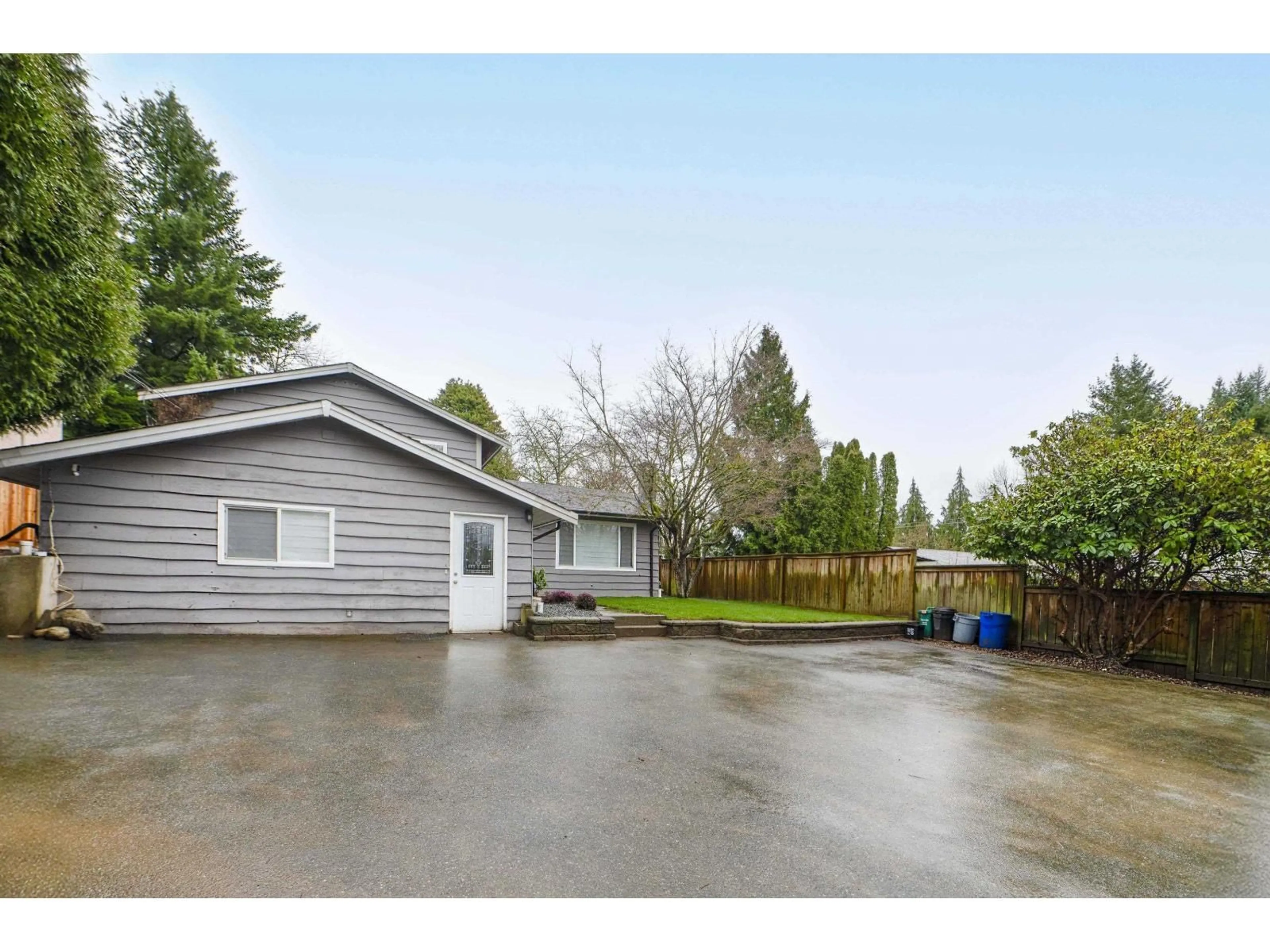 A pic from outside/outdoor area/front of a property/back of a property/a pic from drone, street for 8024 CEDAR STREET, Mission British Columbia V2V3N1