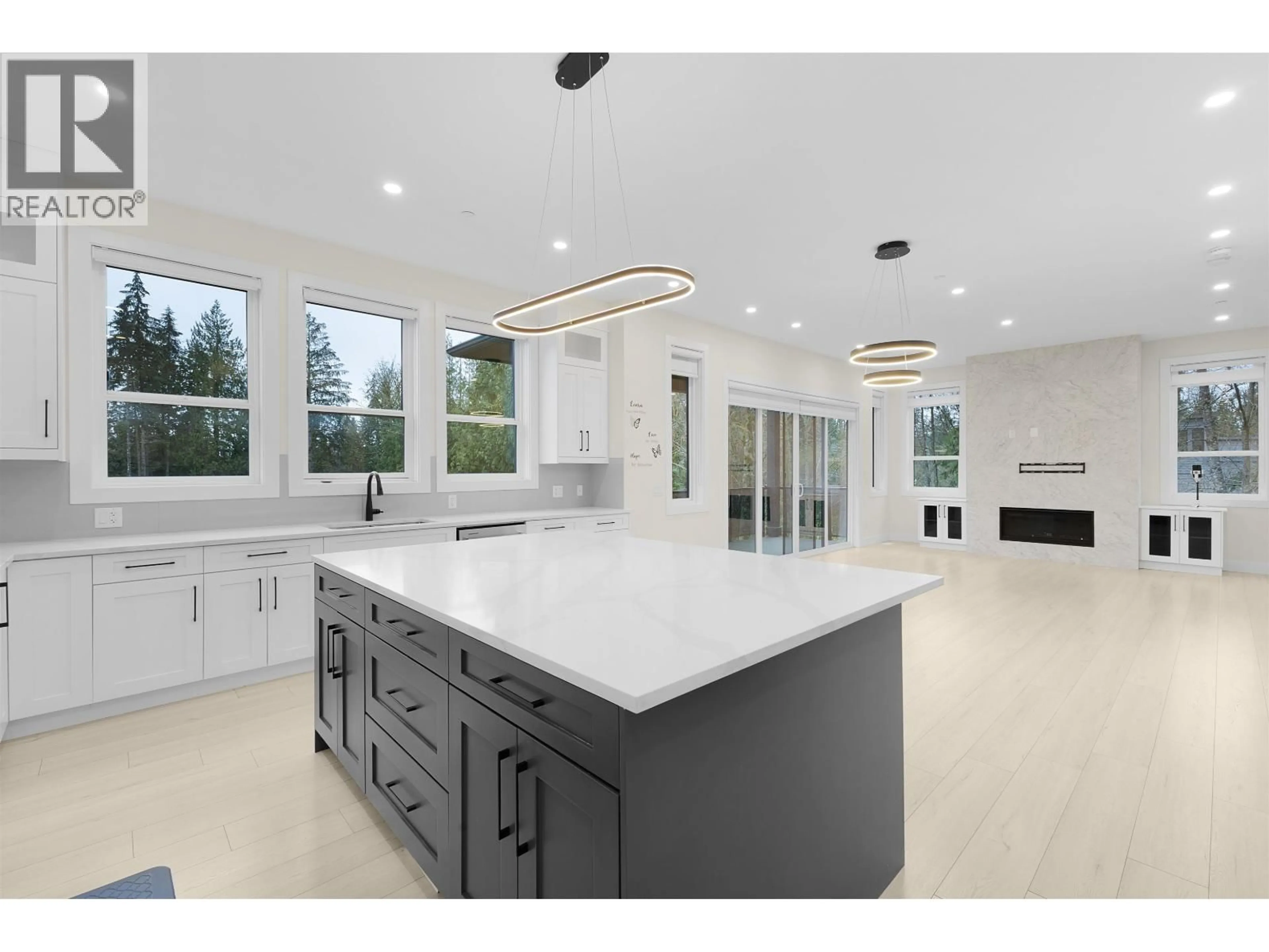 Open concept kitchen, ceramic/tile floor for 23680 132 AVENUE, Maple Ridge British Columbia V4R2S5