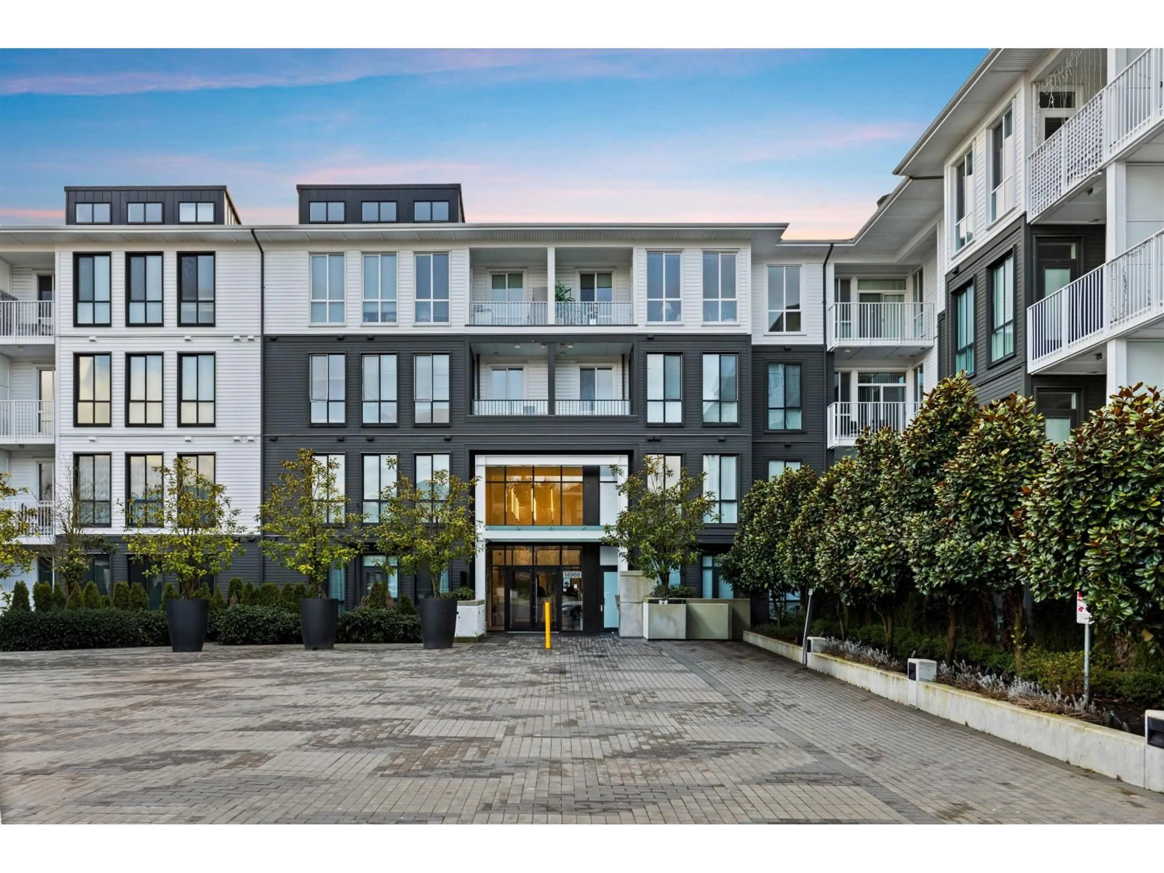 Unknown for 425 - 14968 101A AVENUE, Surrey British Columbia V3R0E8