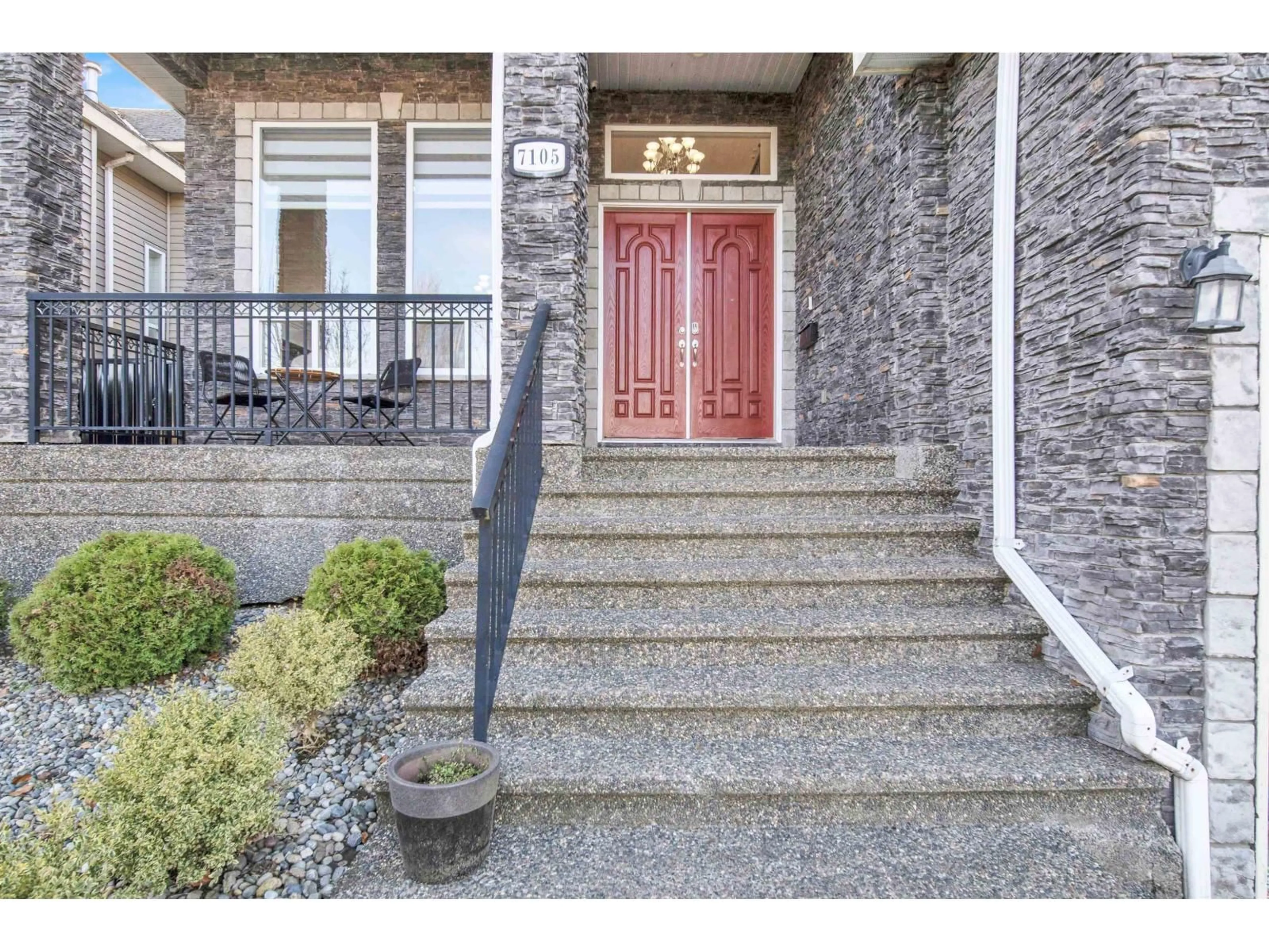 Indoor entryway for 7105 150A STREET, Surrey British Columbia V3S2E2