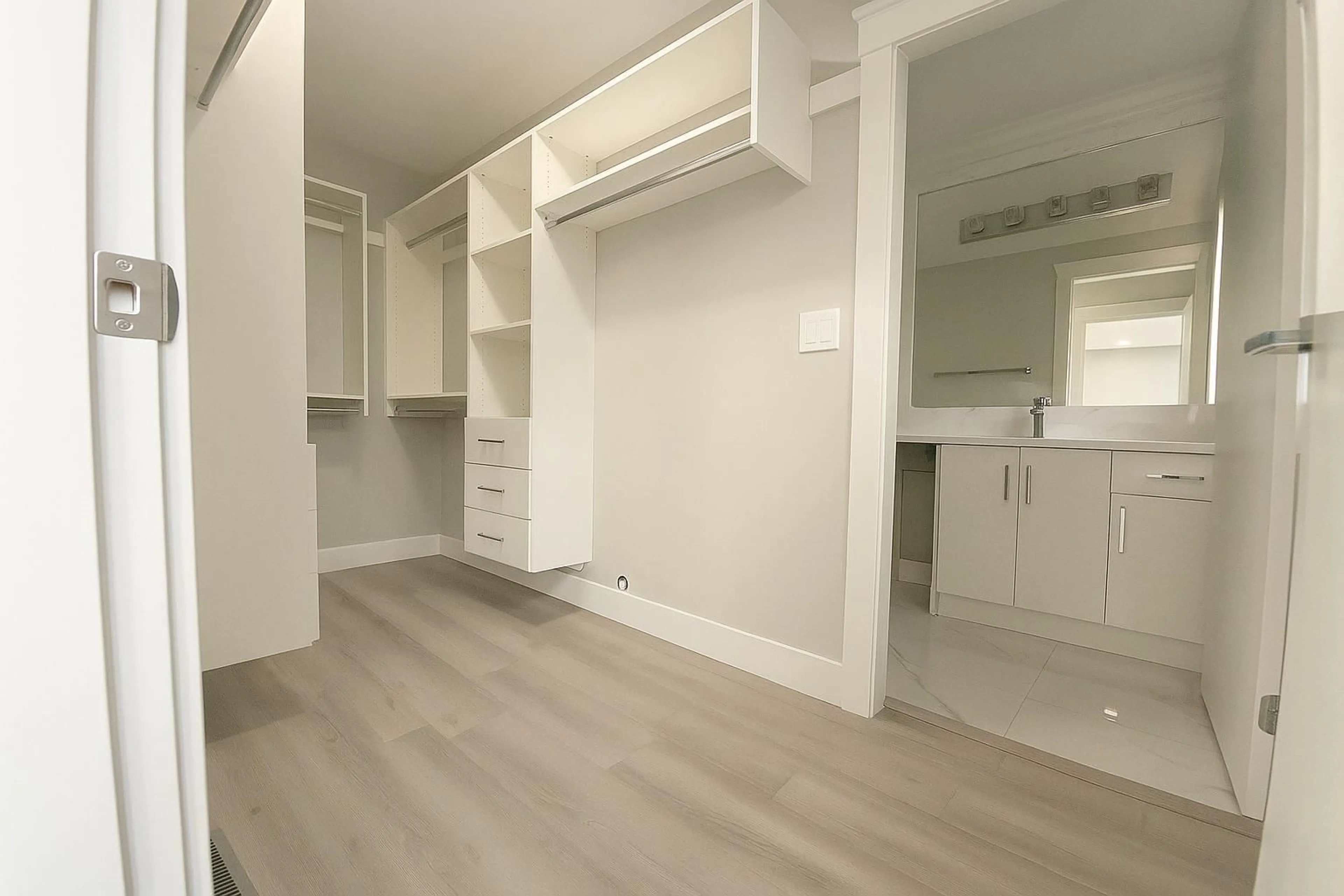 A pic of a room for 33996 BARKER COURT, Mission British Columbia V2V6B2