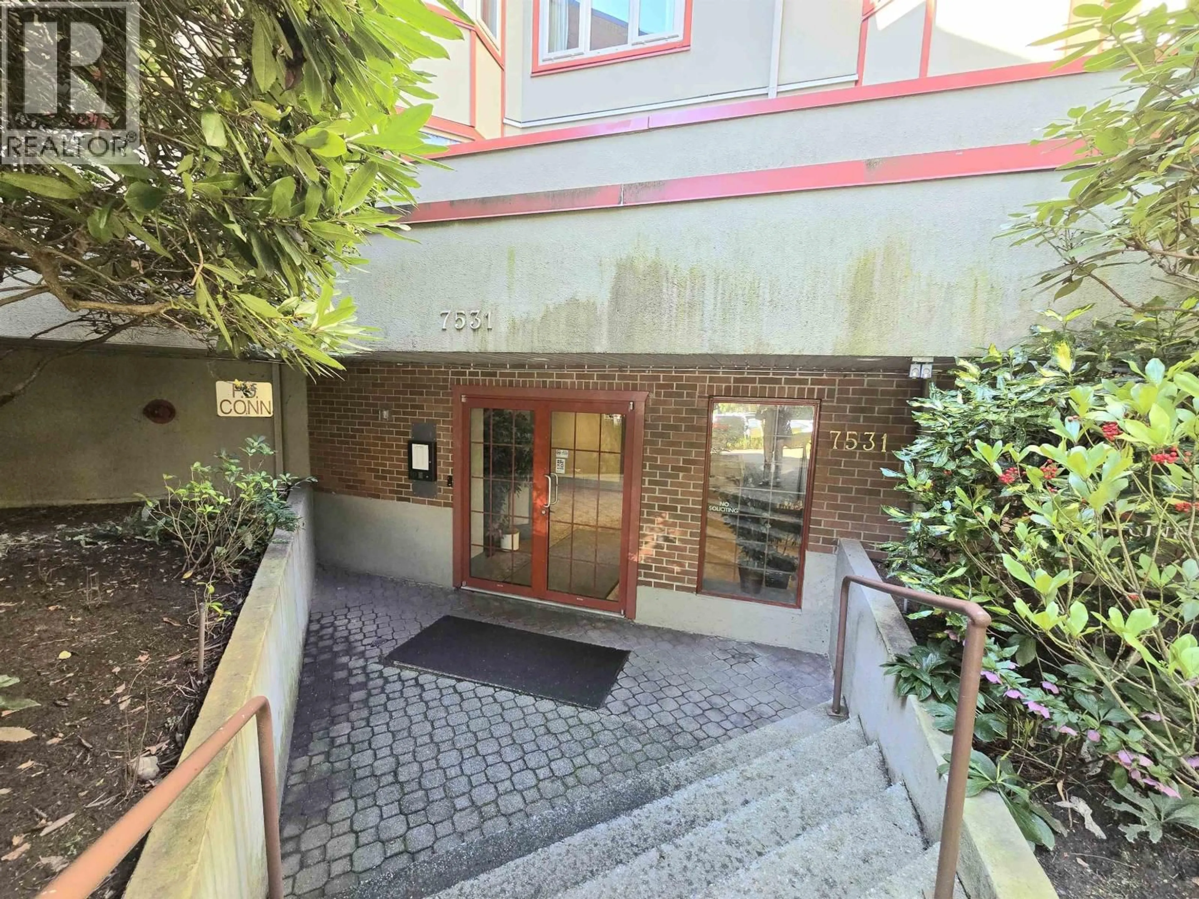 Indoor foyer for 217 - 7531 MINORU BOULEVARD, Richmond British Columbia V6Y1Z3